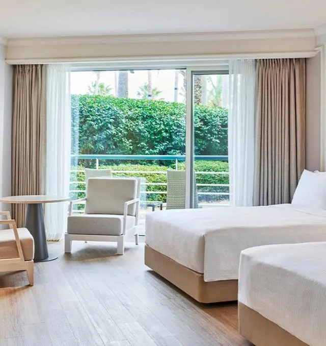 Deluxe Poolside View Twin in Grand Josun Jeju