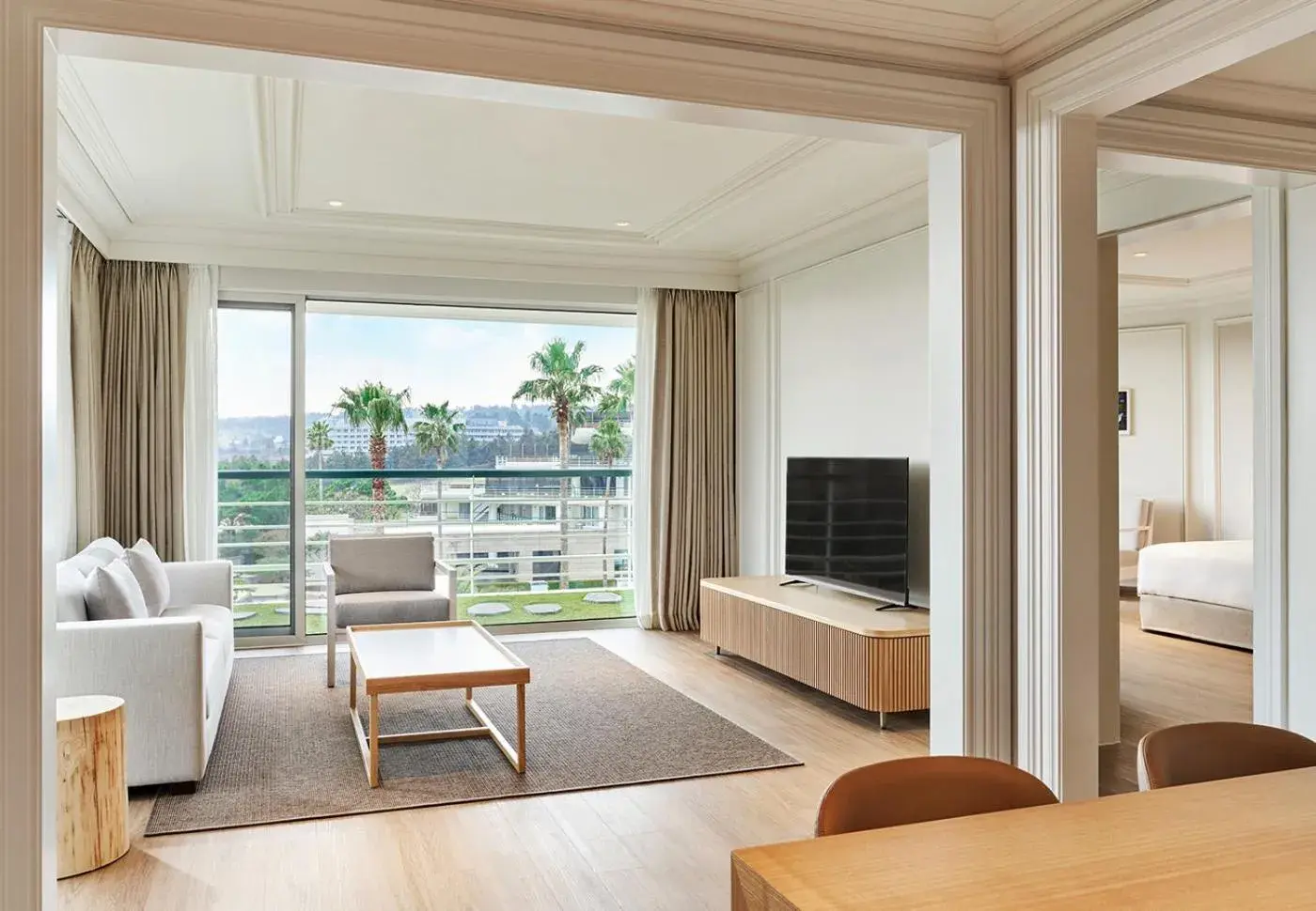 Luxury Suite Garden View Twin in Grand Josun Jeju Luxury Suite Garden View Twin in Grand Josun Jeju