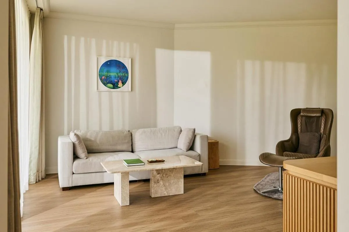 Photo of the whole room in Grand Josun Jeju