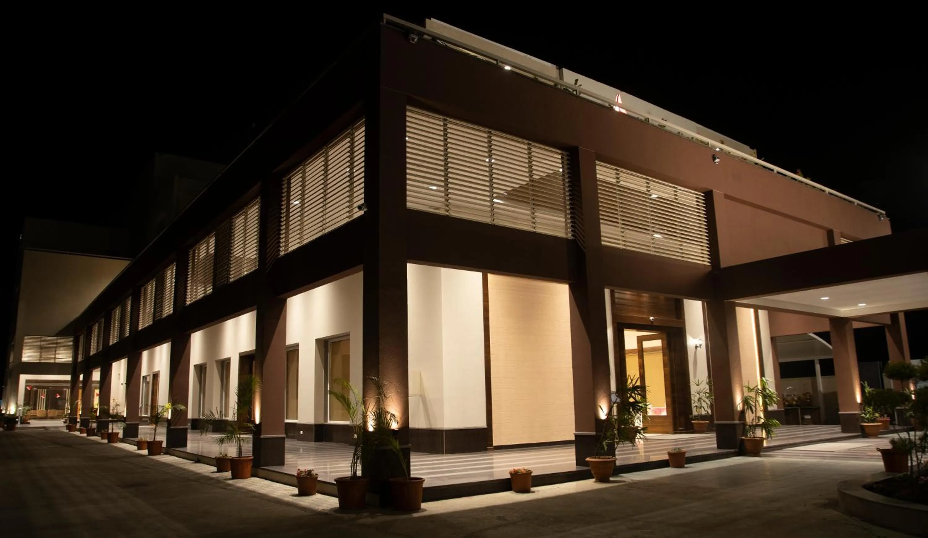 Property building in HOTEL RAJHANS ABHINANDAN
