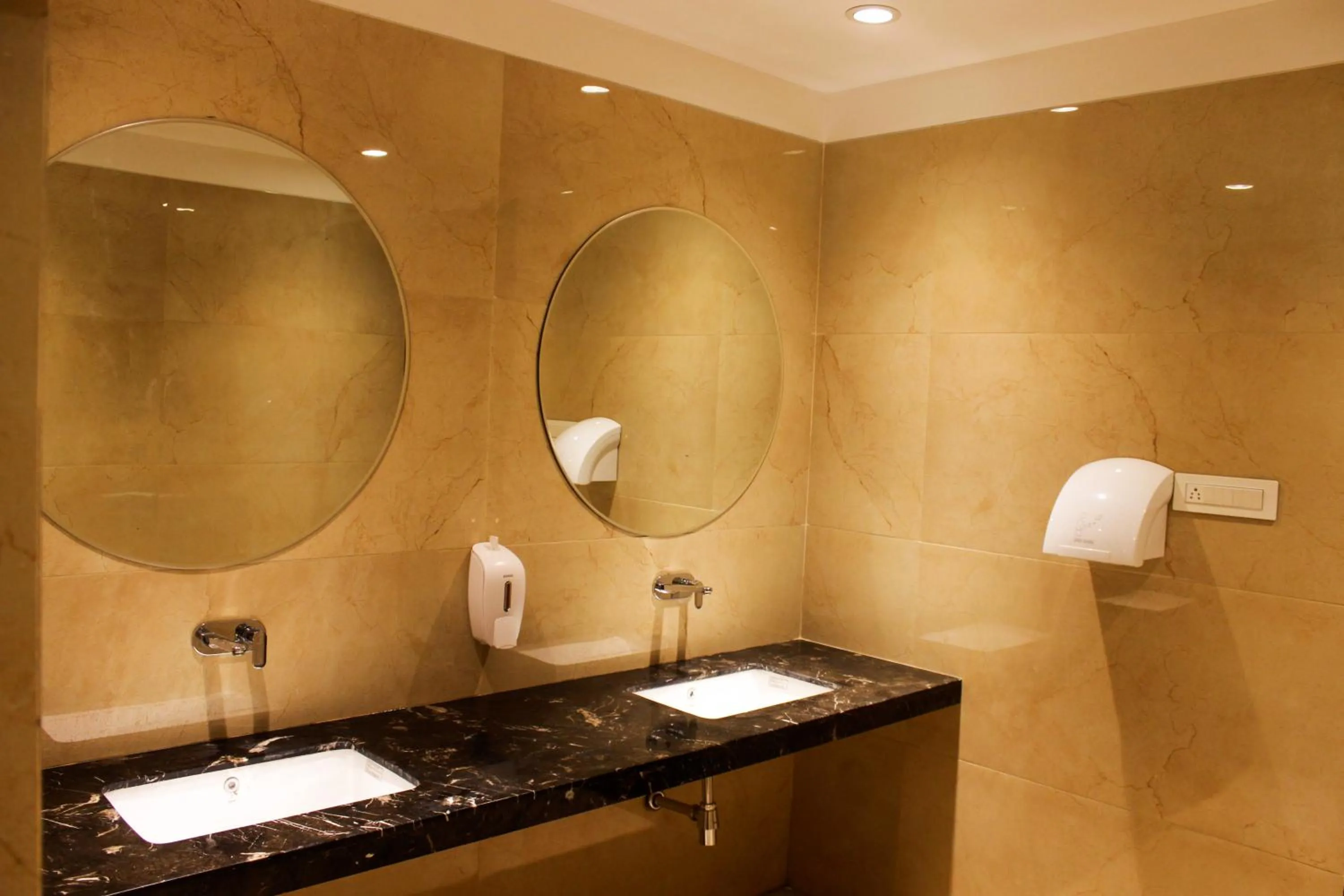 Bathroom in HOTEL RAJHANS ABHINANDAN