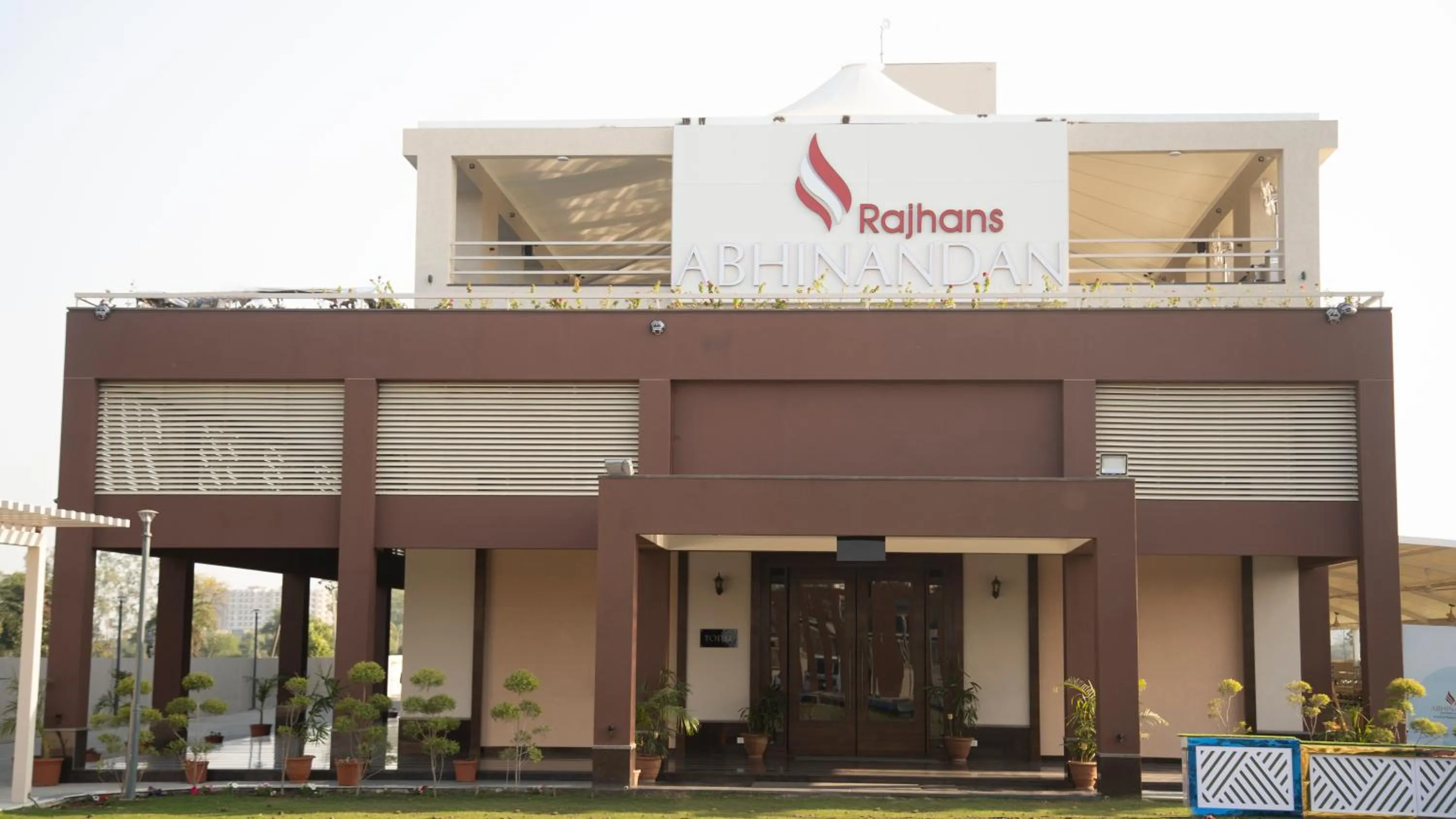 Property building in HOTEL RAJHANS ABHINANDAN