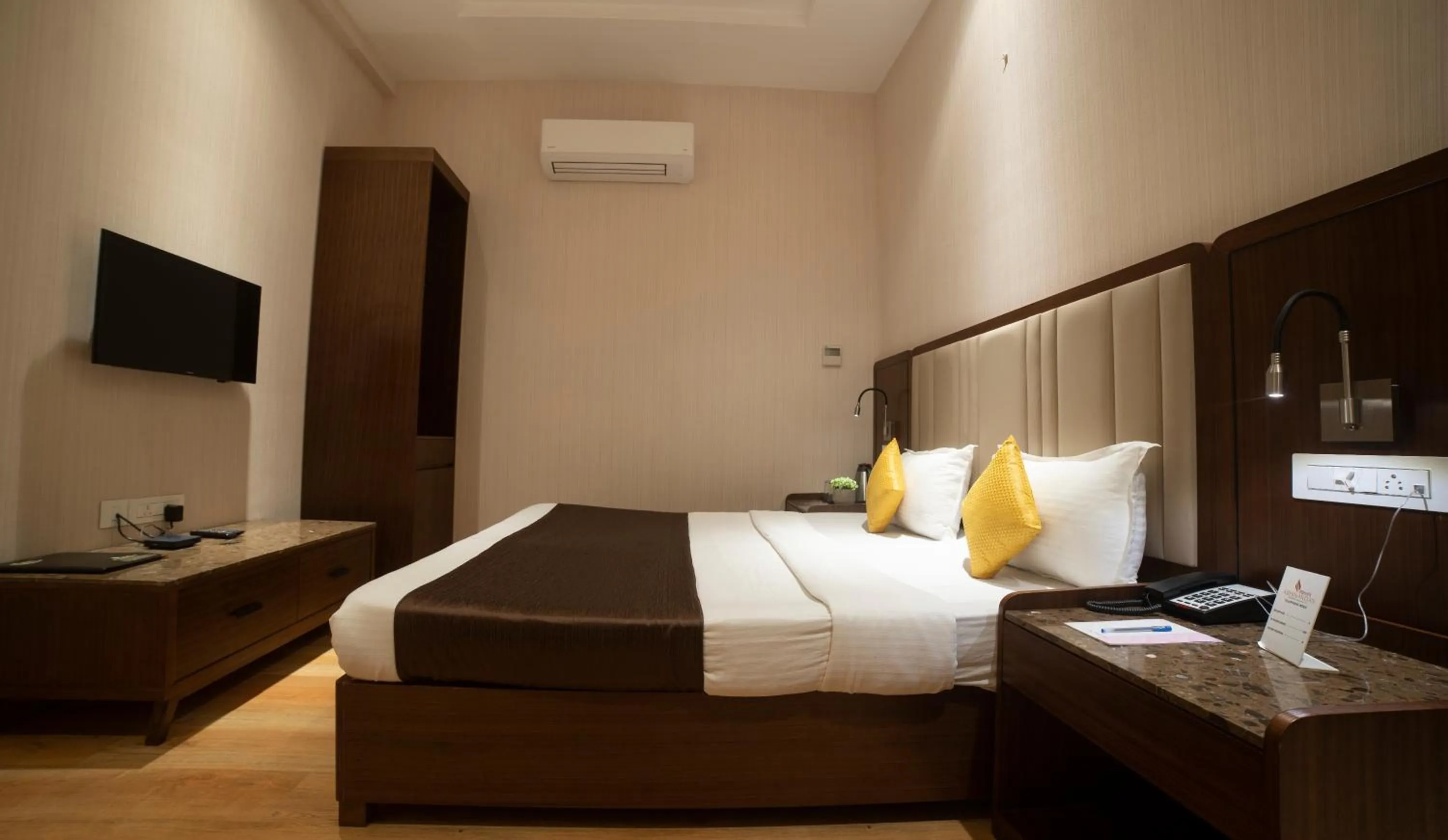 bunk bed, Bed in HOTEL RAJHANS ABHINANDAN