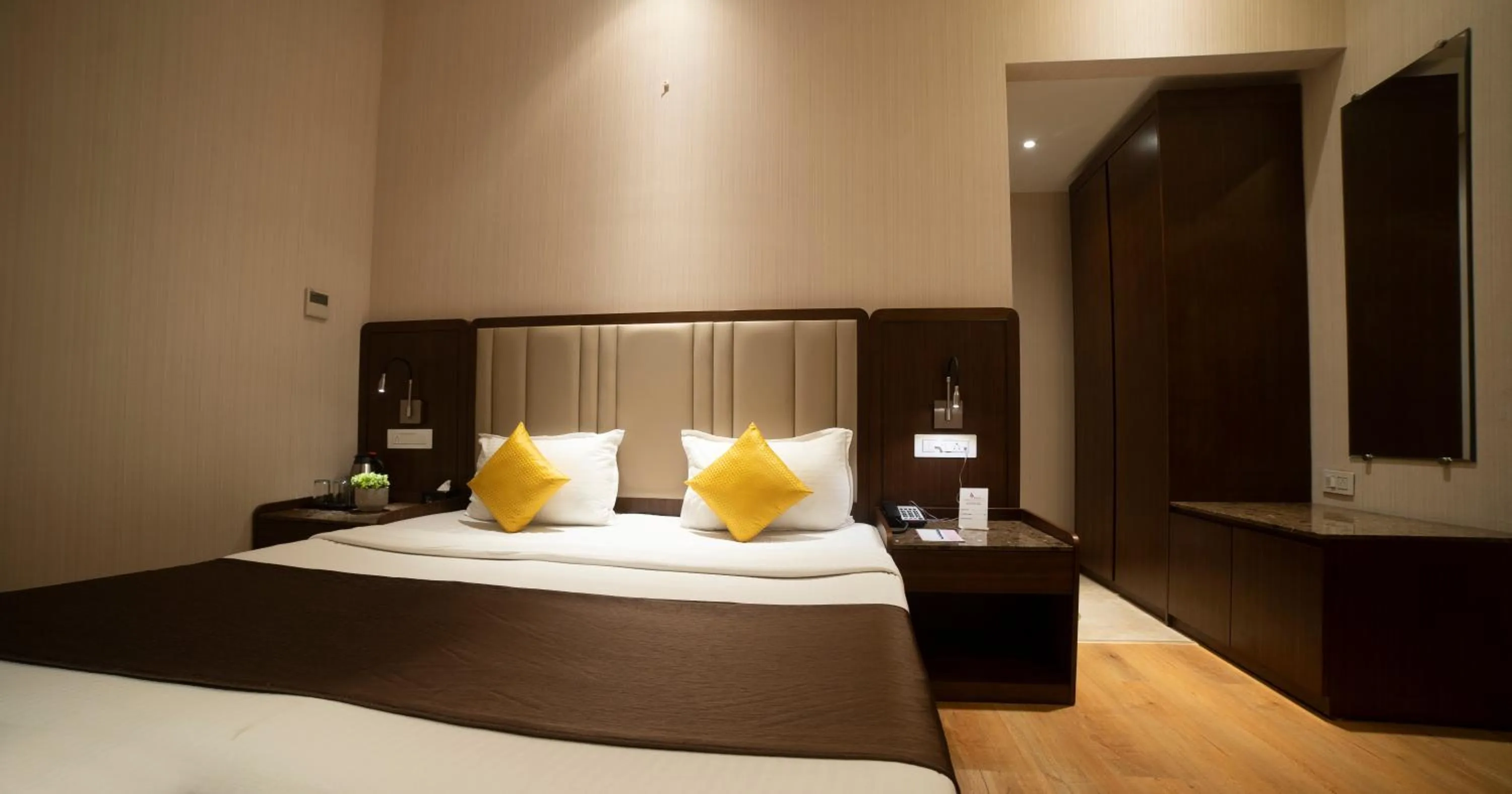 bunk bed, Bed in HOTEL RAJHANS ABHINANDAN