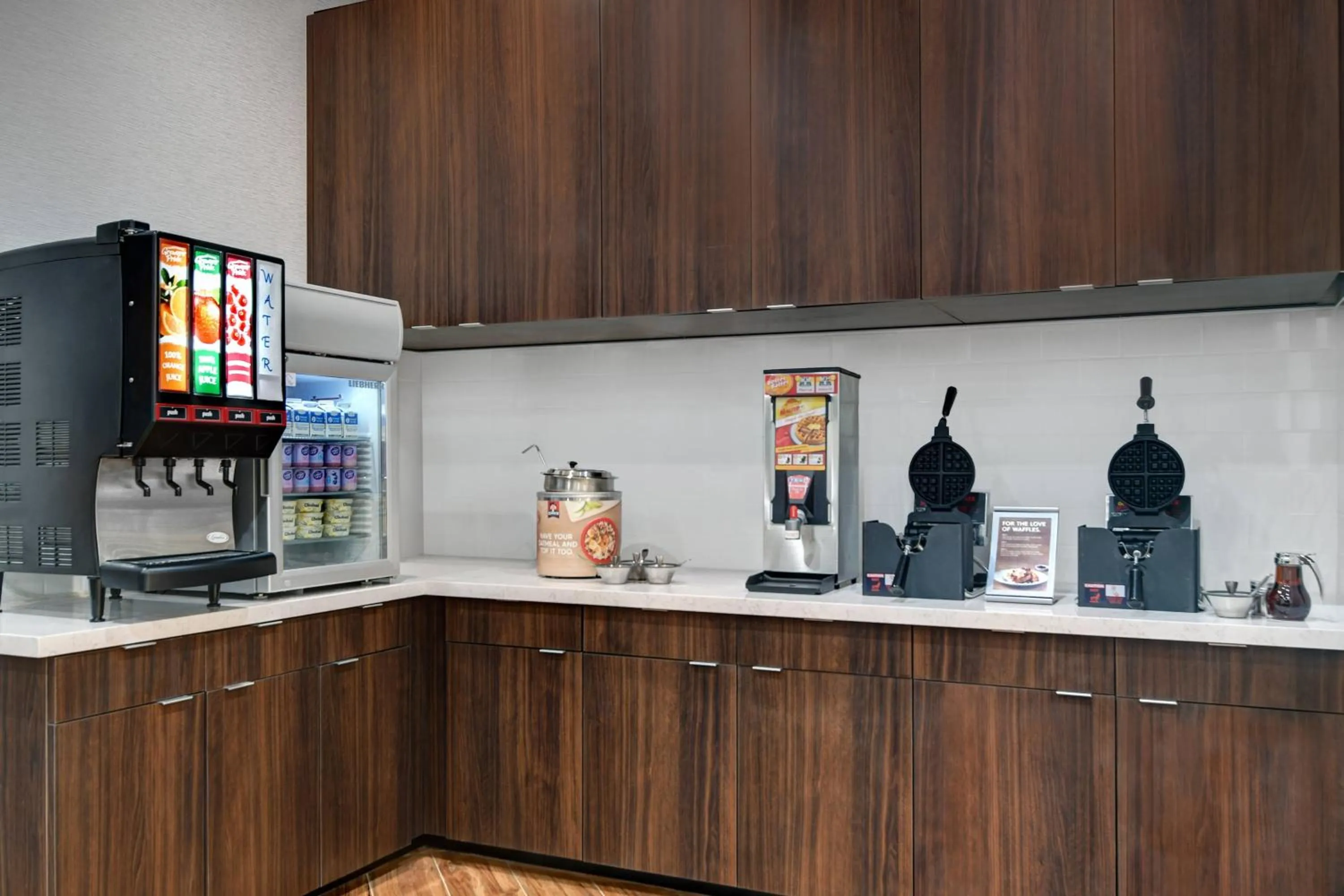 Breakfast in TownePlace Suites by Marriott Columbus Dublin