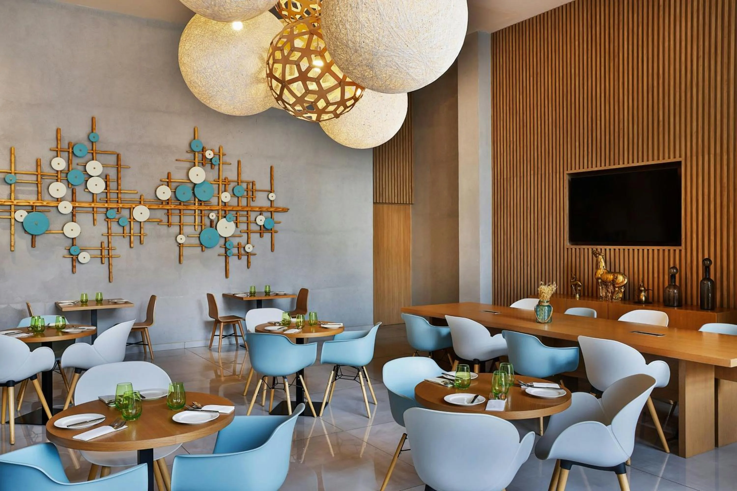 Restaurant/places to eat in Element Al Jaddaf, Dubai