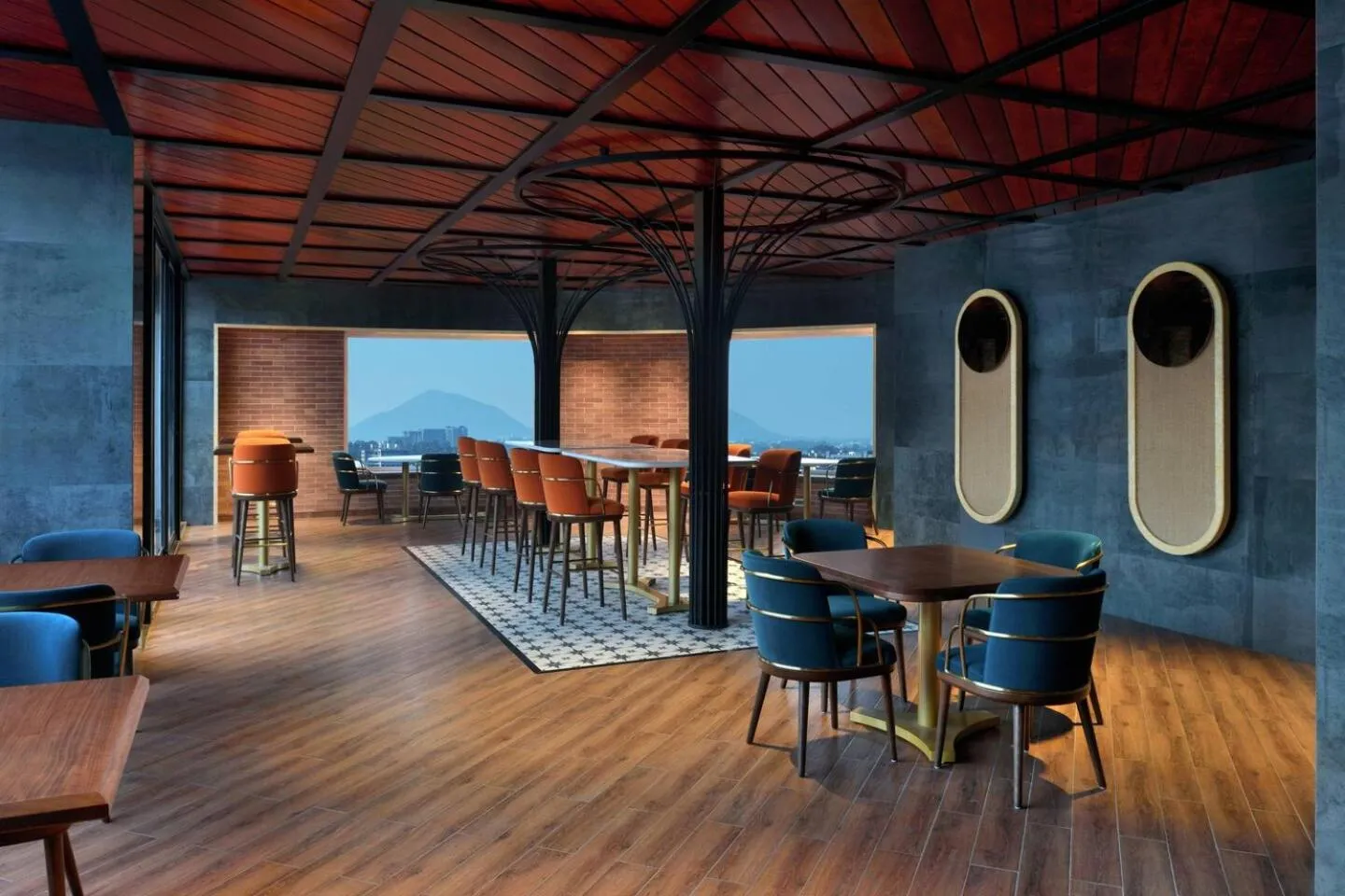 Restaurant/places to eat in Courtyard by Marriott Nashik