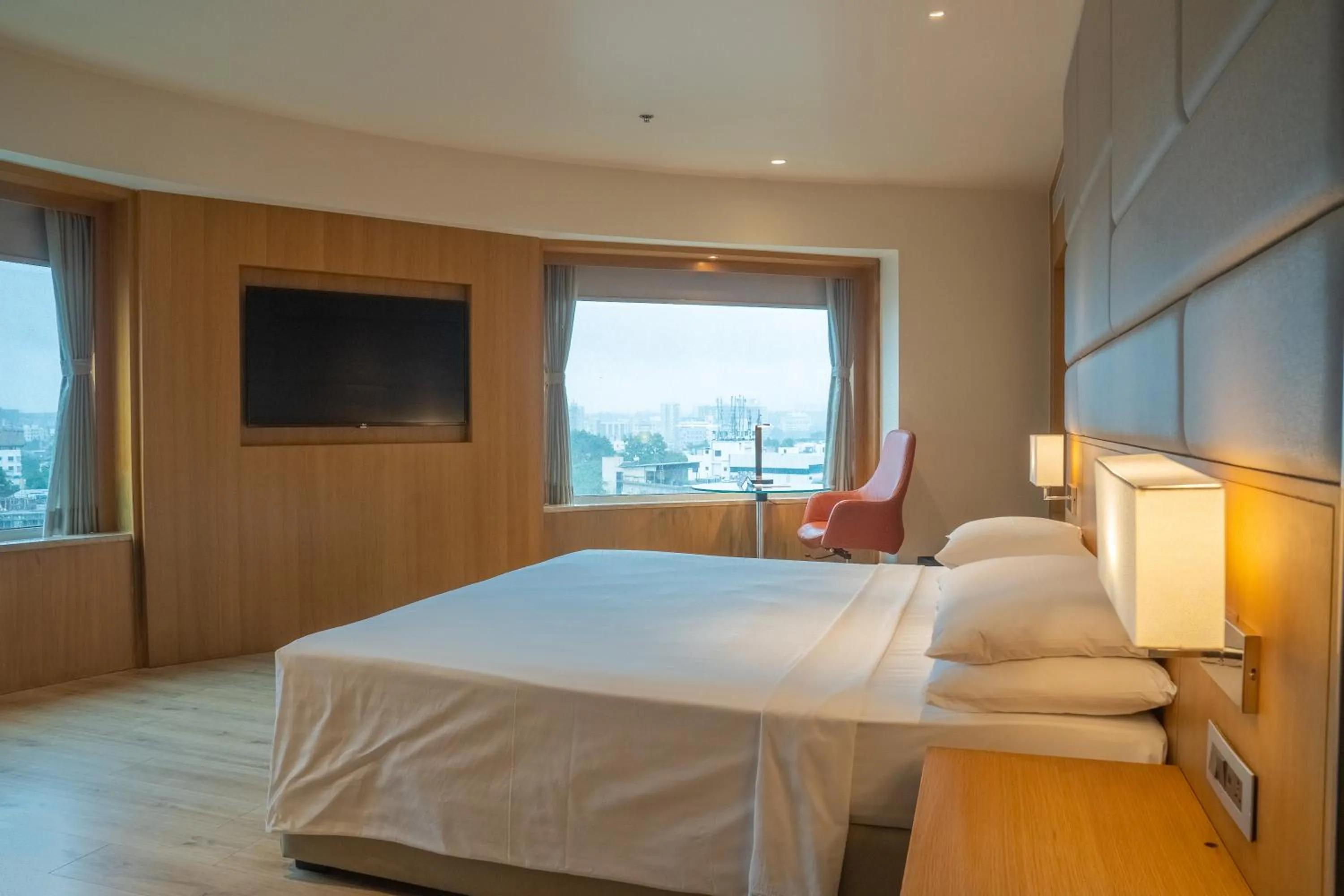 Bed in Courtyard by Marriott Nashik