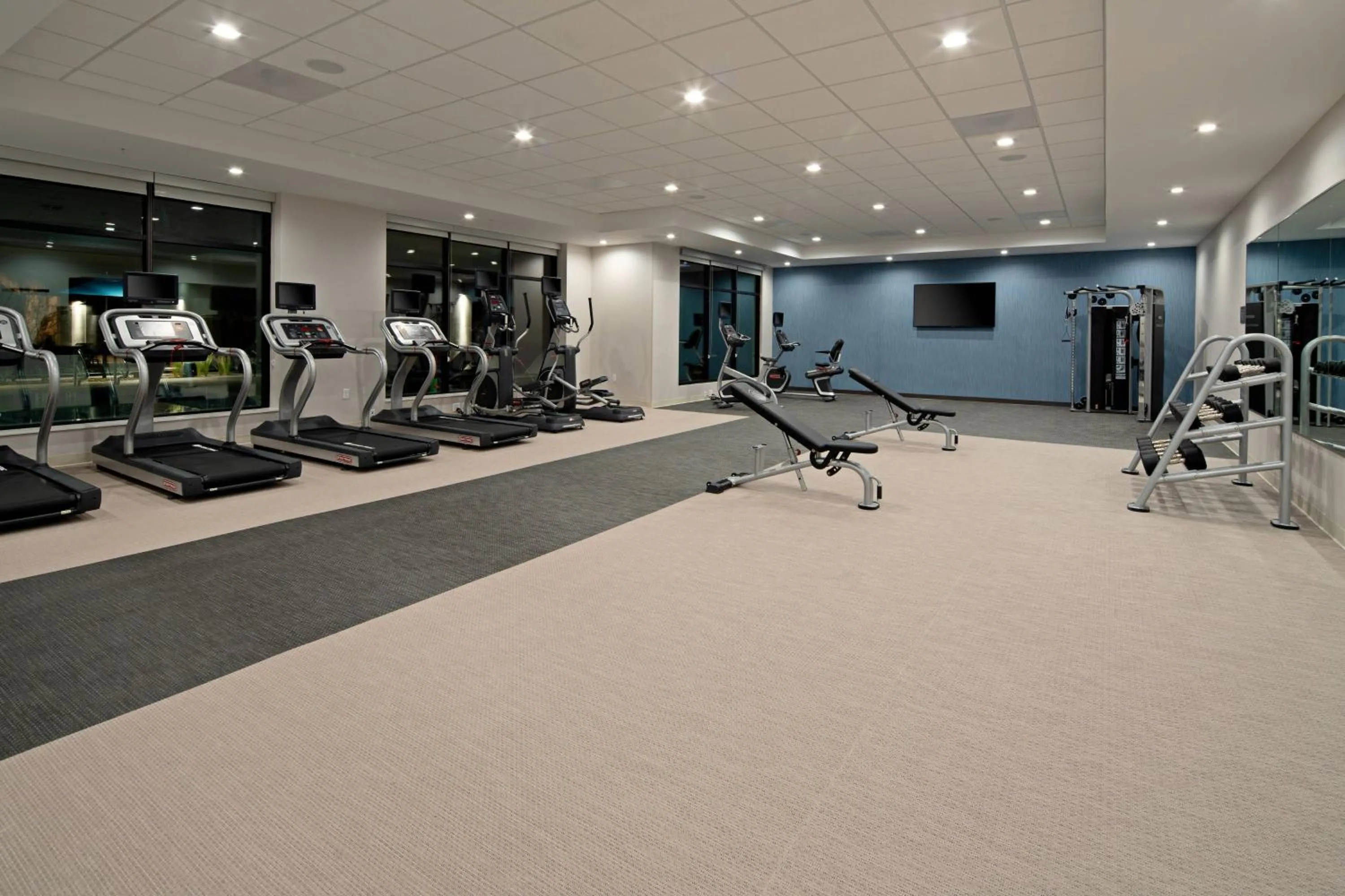 Fitness centre/facilities in SpringHill Suites by Marriott Valencia