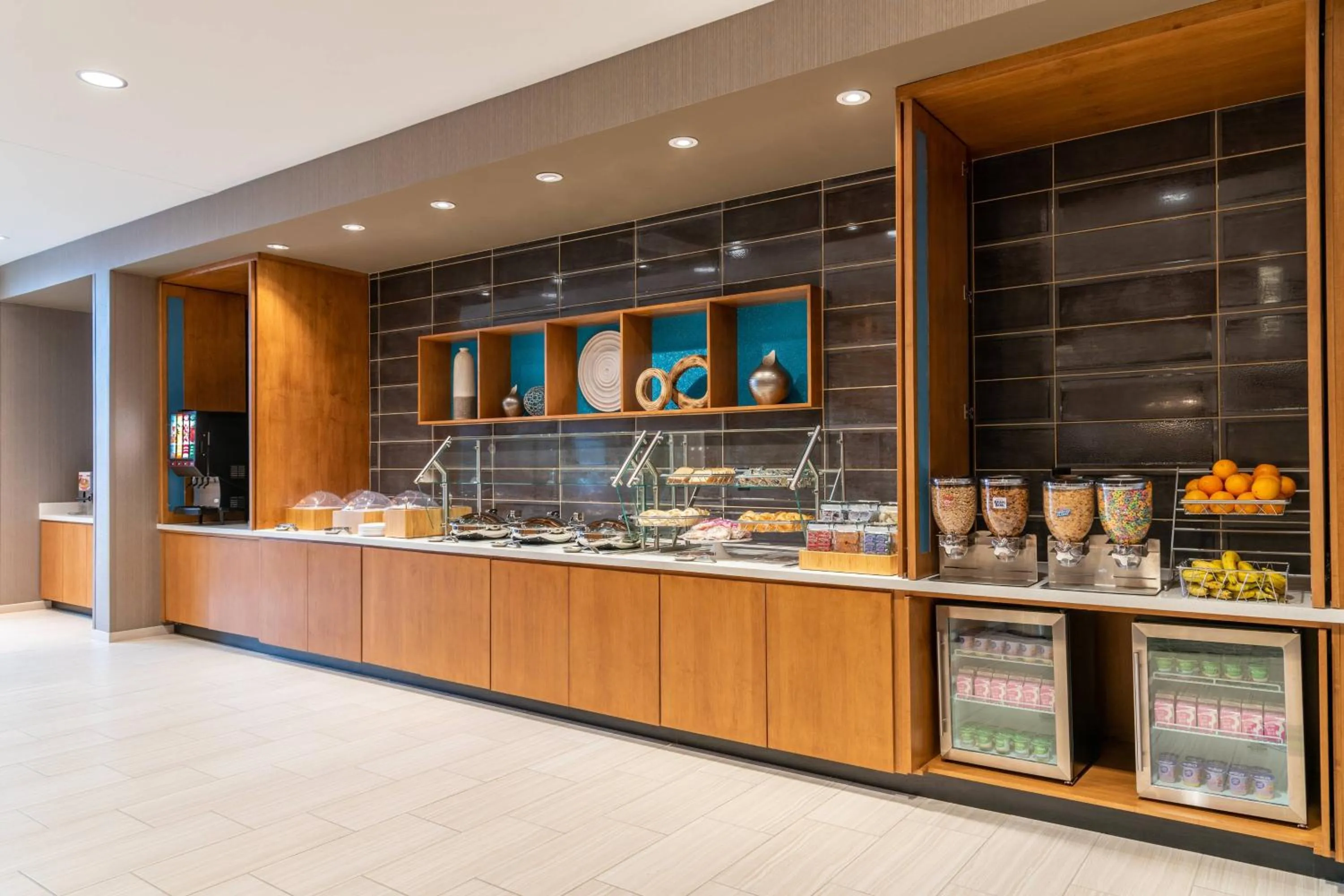 Breakfast in SpringHill Suites by Marriott Overland Park Leawood
