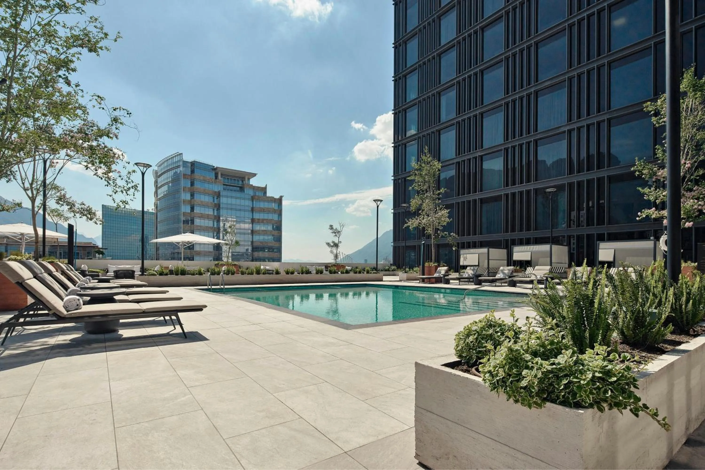 Swimming pool in JW Marriott Hotel Monterrey Valle