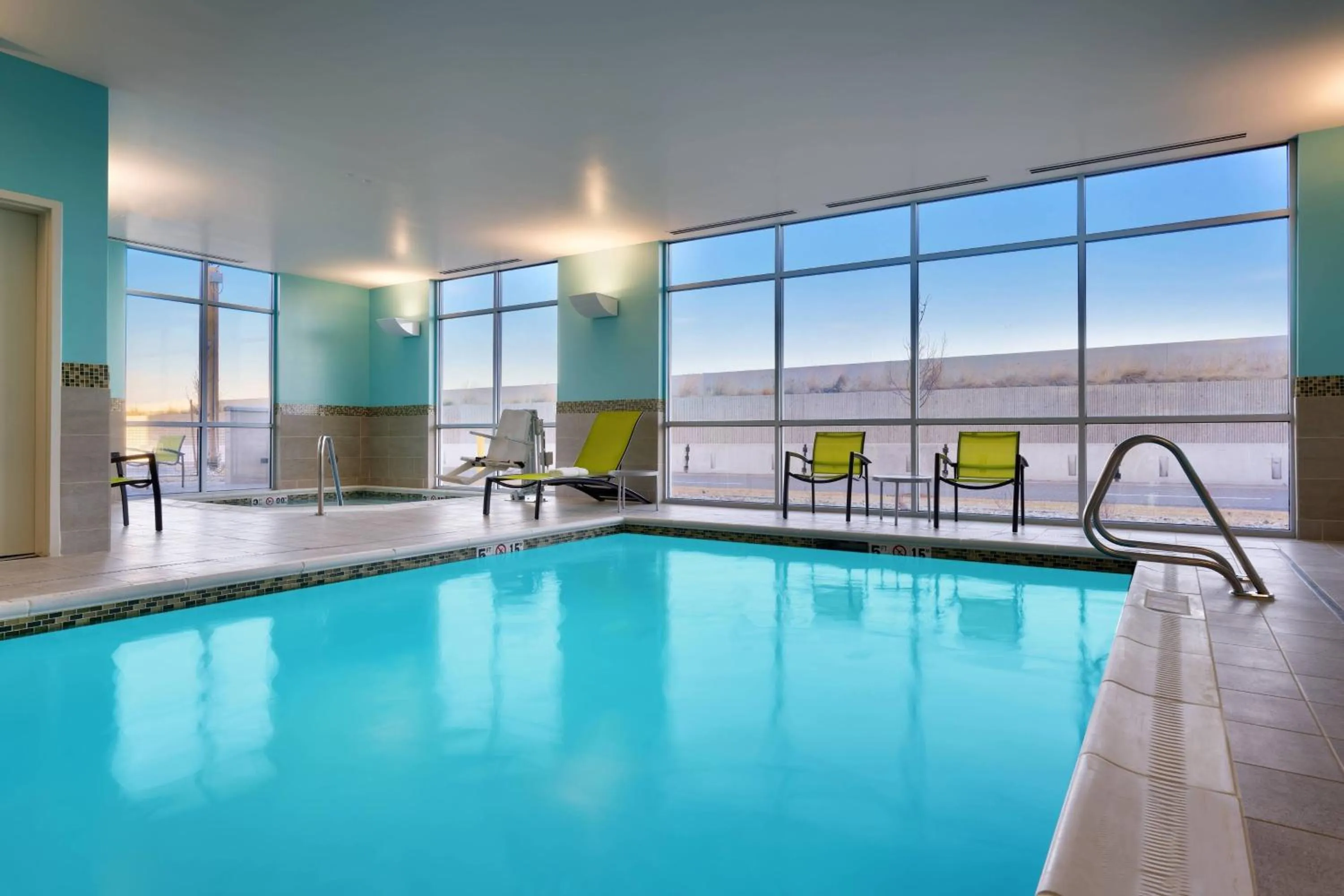 Swimming pool in SpringHill Suites By Marriott Salt Lake City West Valley