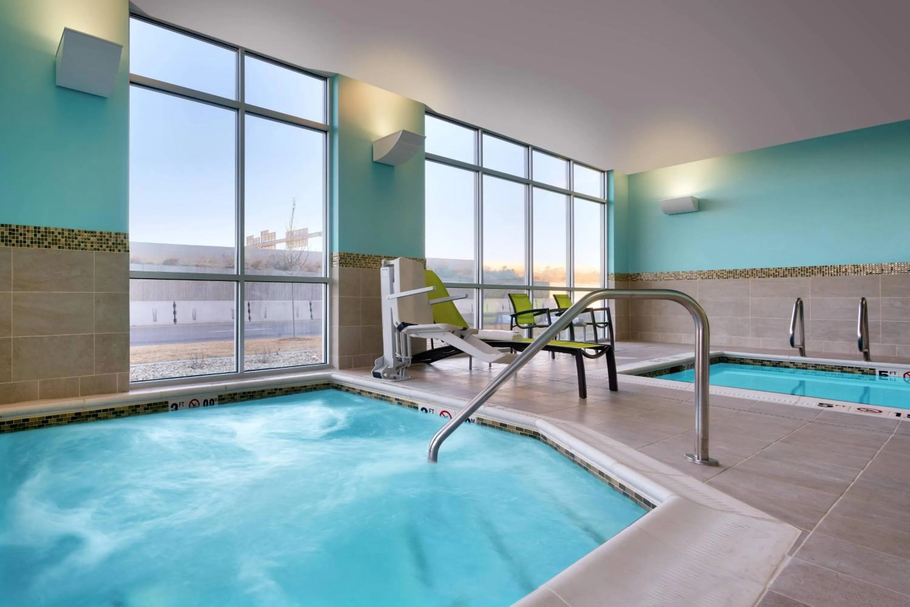 Swimming pool in SpringHill Suites By Marriott Salt Lake City West Valley