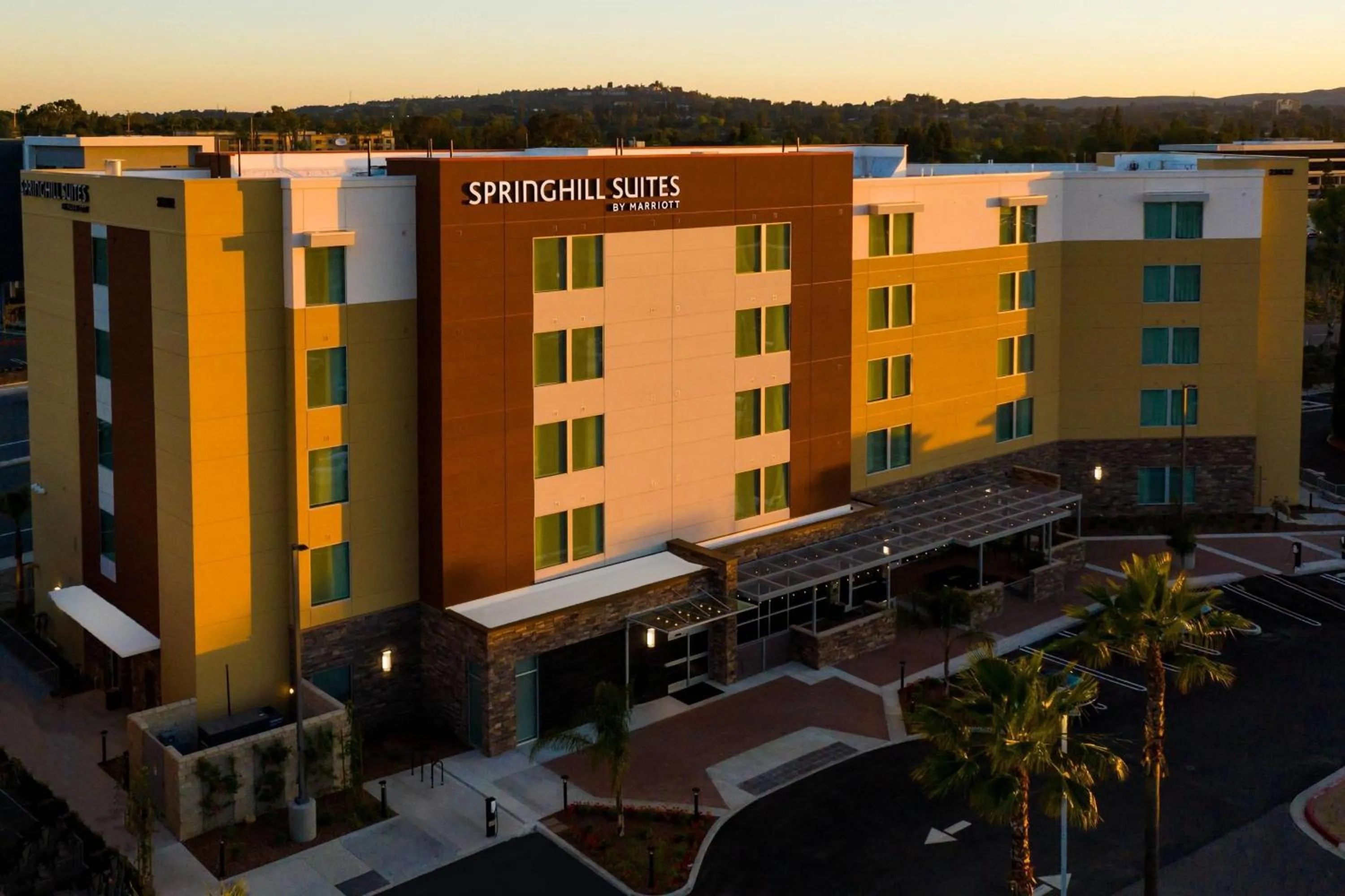 Property building in SpringHill Suites by Marriott Irvine Lake Forest