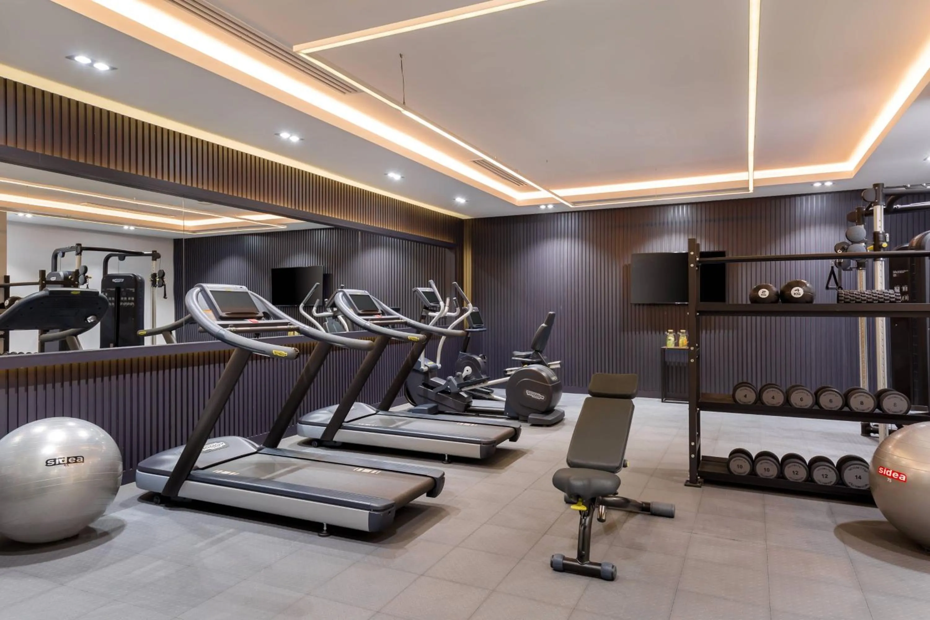 Fitness centre/facilities in Courtyard by Marriott Tashkent