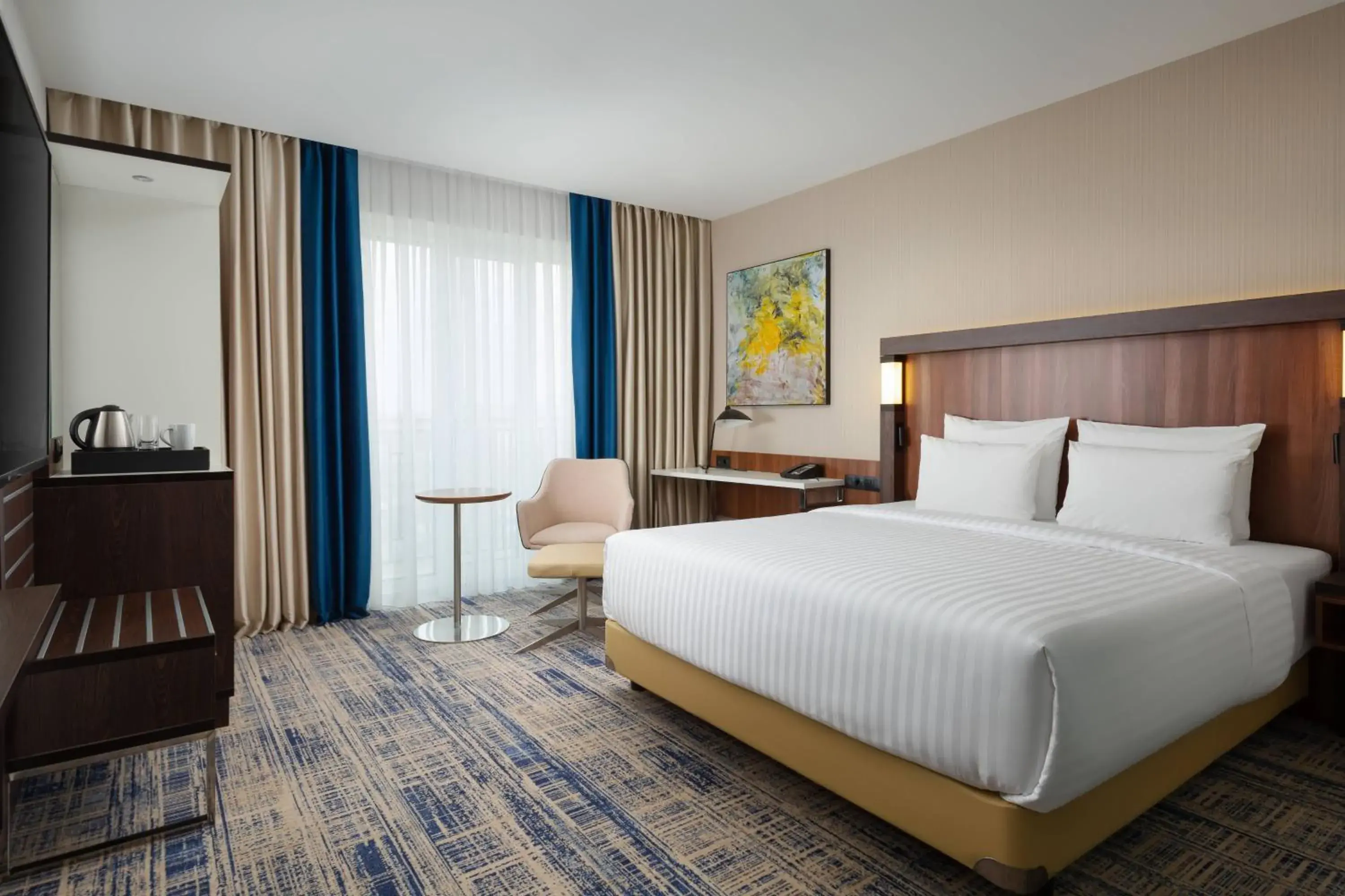 Standard Guest room with 1 King, City view in Courtyard by Marriott Tashkent Standard Guest room with 1 King, City view in Courtyard by Marriott Tashkent