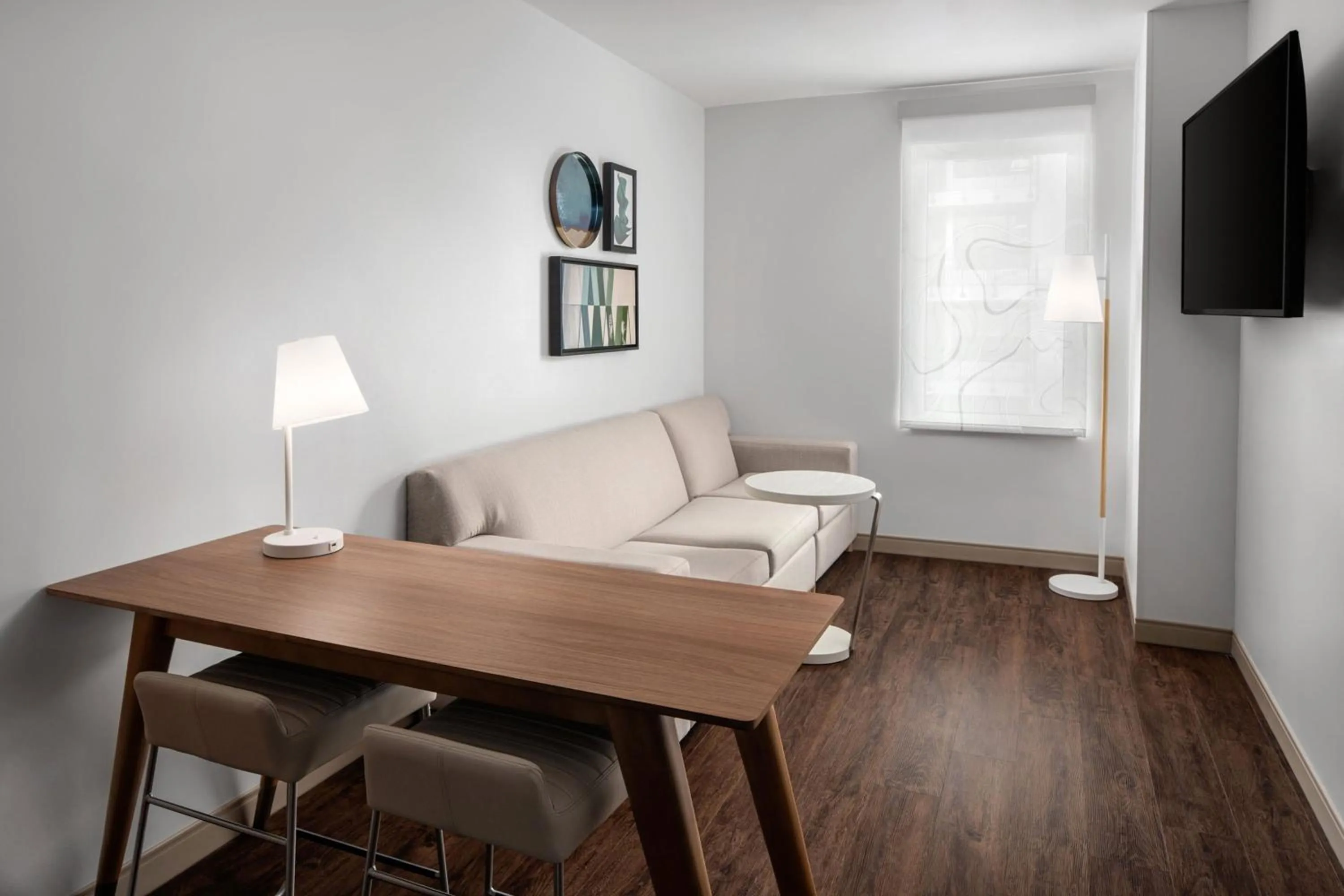 Bedroom, Bed in Element Tampa Midtown