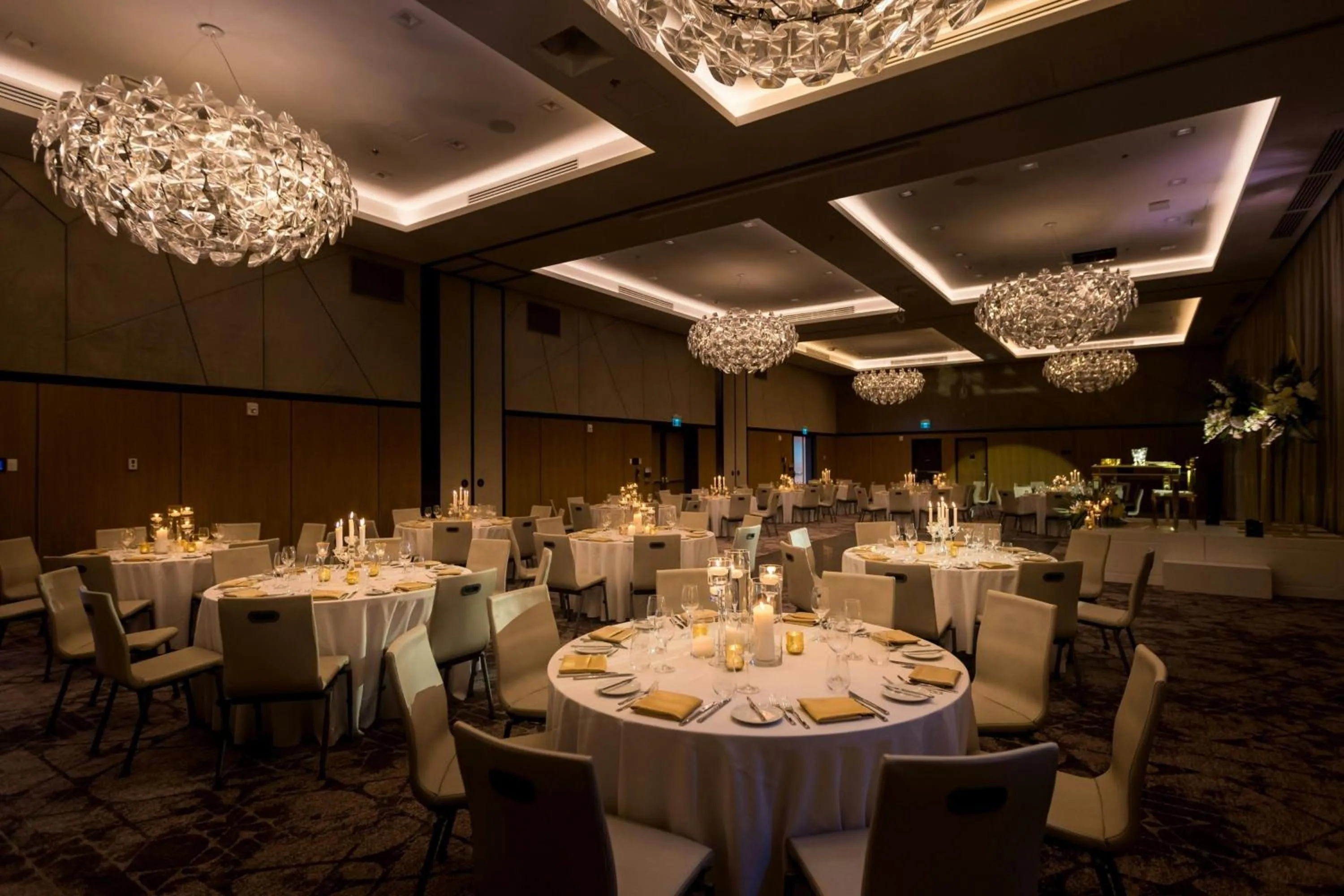 Meeting/conference room in Humaniti Hotel Montreal, Autograph Collection