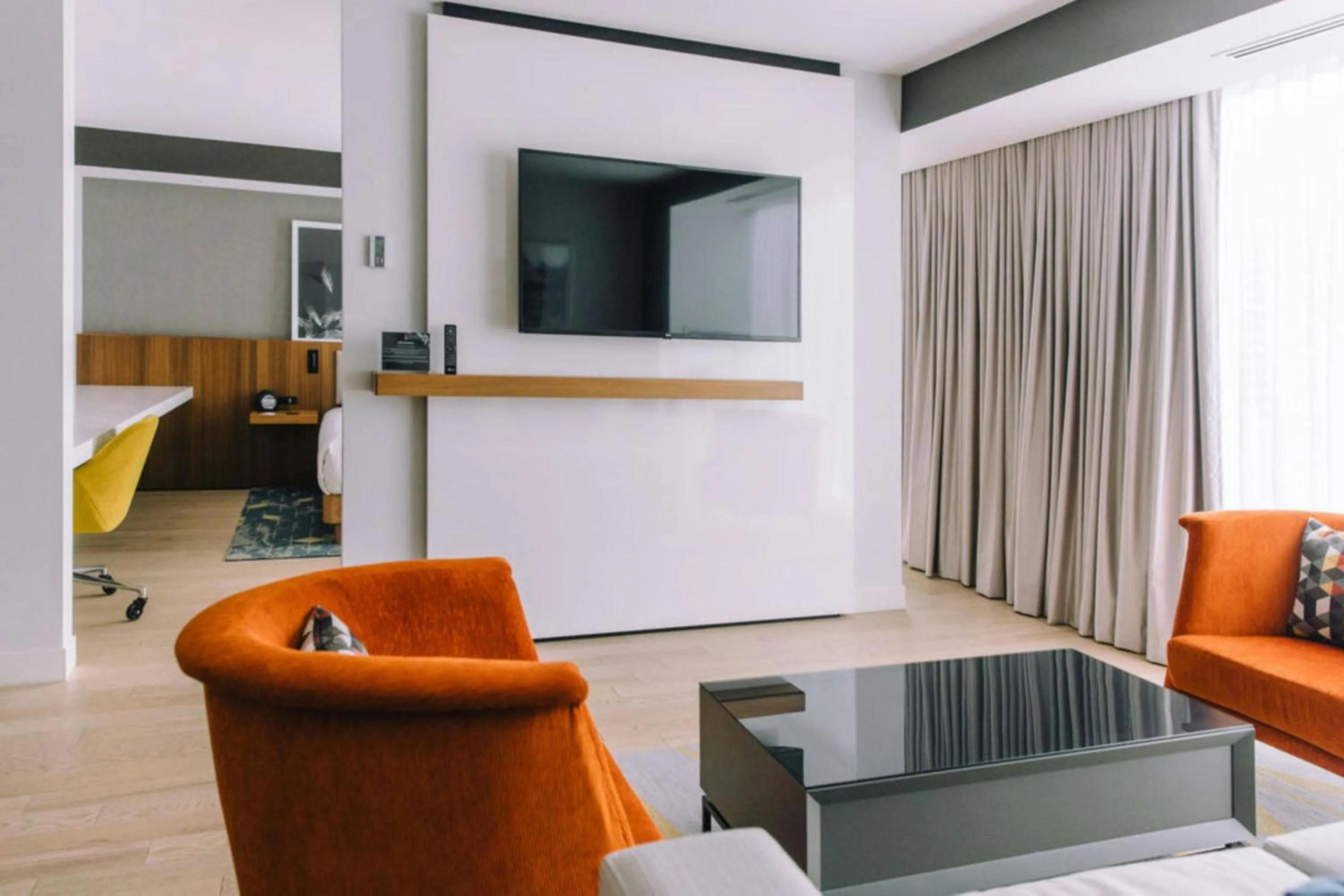 Photo of the whole room in Humaniti Hotel Montreal, Autograph Collection