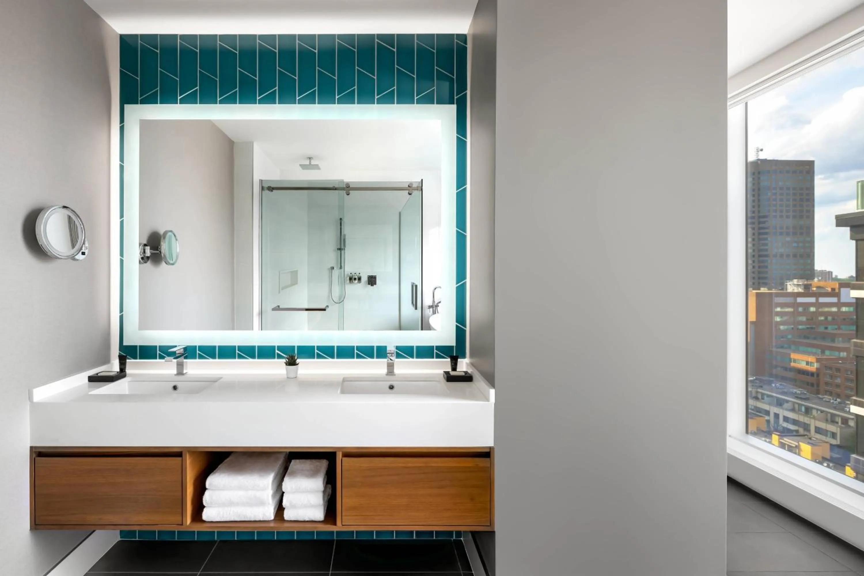 Bathroom in Humaniti Hotel Montreal, Autograph Collection