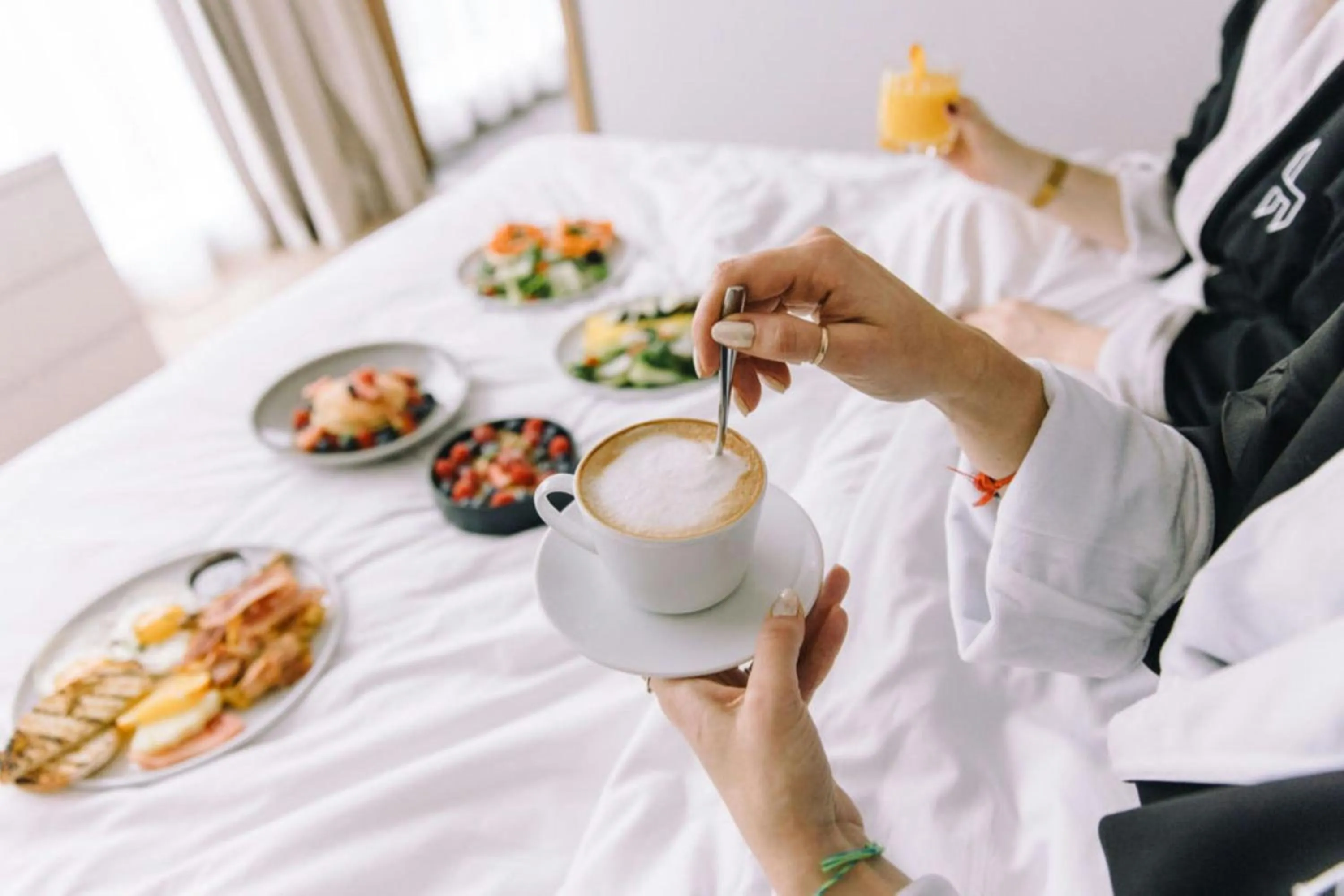 Restaurant/places to eat in Humaniti Hotel Montreal, Autograph Collection