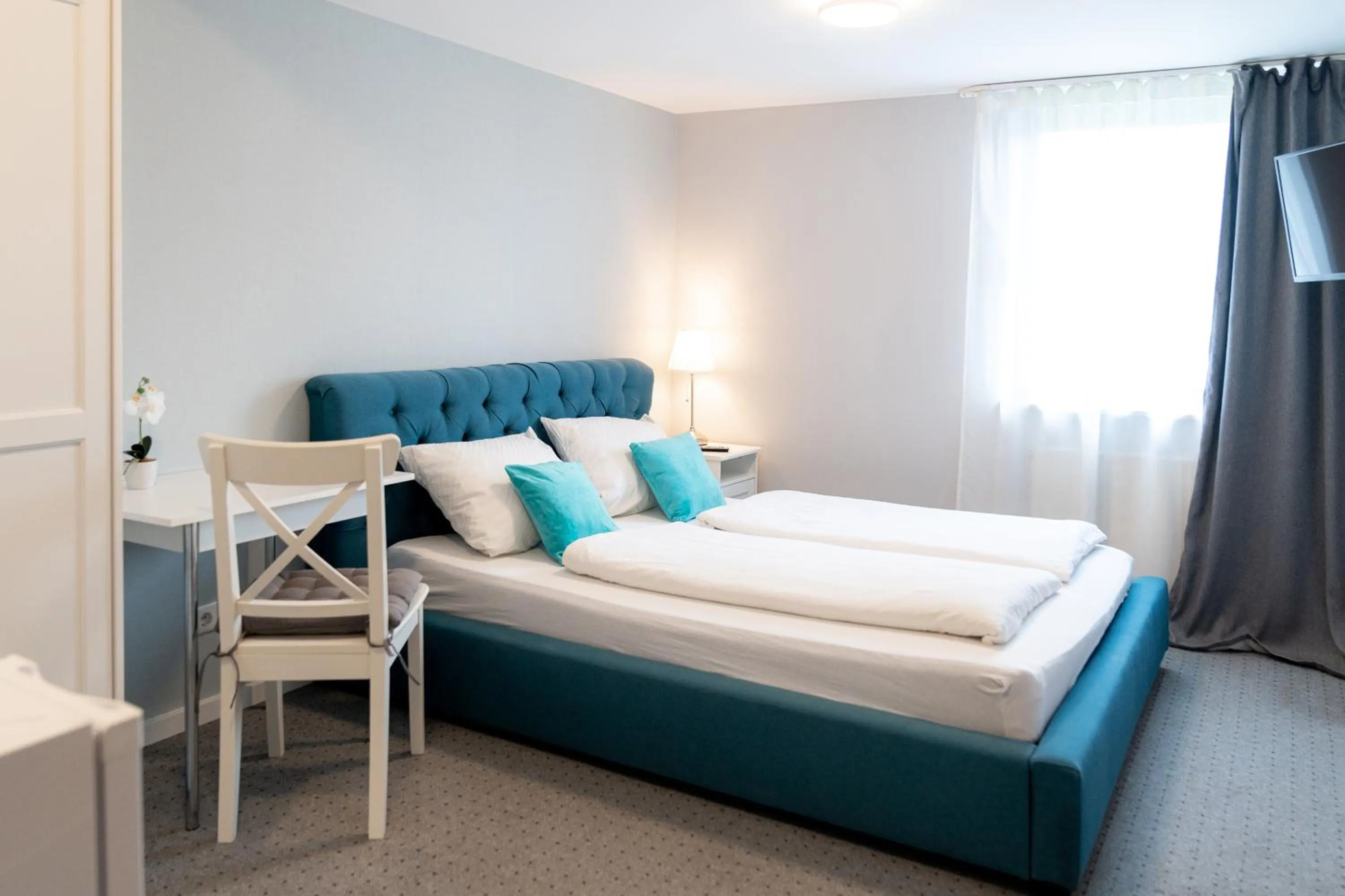 Bed in Hotel zum Hahn