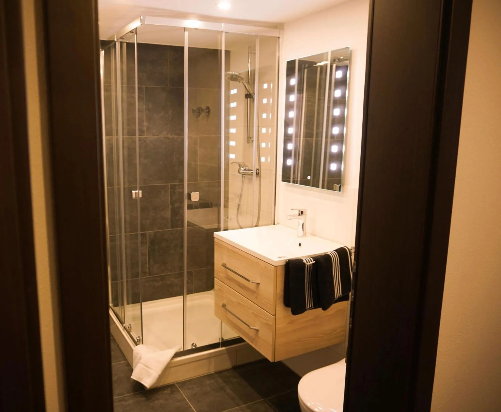 Shower in Hotel verWeiler