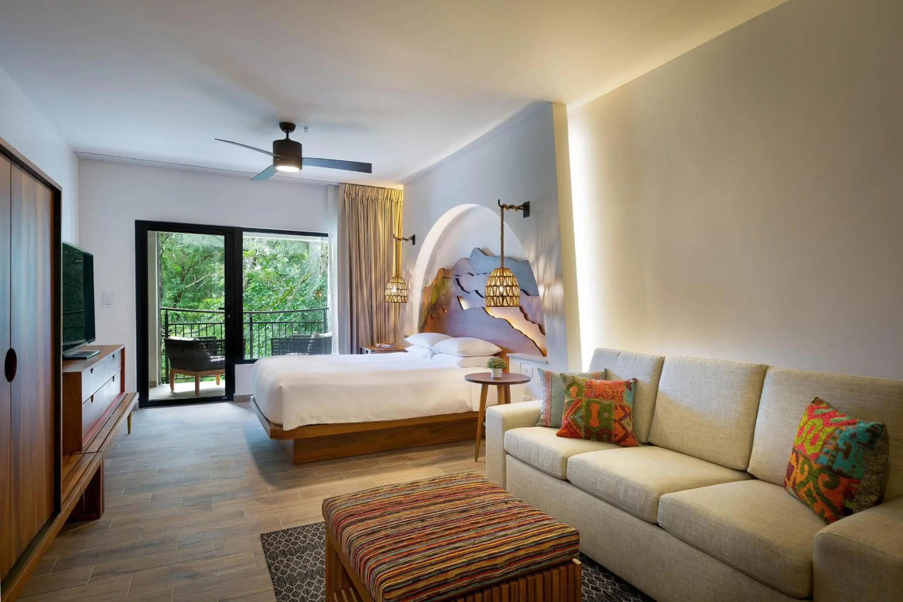 Guest room with 1 Queen, Sofa bed, Balcony in Marriott Vacation Club at Los Sueños Guest room with 1 Queen, Sofa bed, Balcony in Marriott Vacation Club at Los Sueños