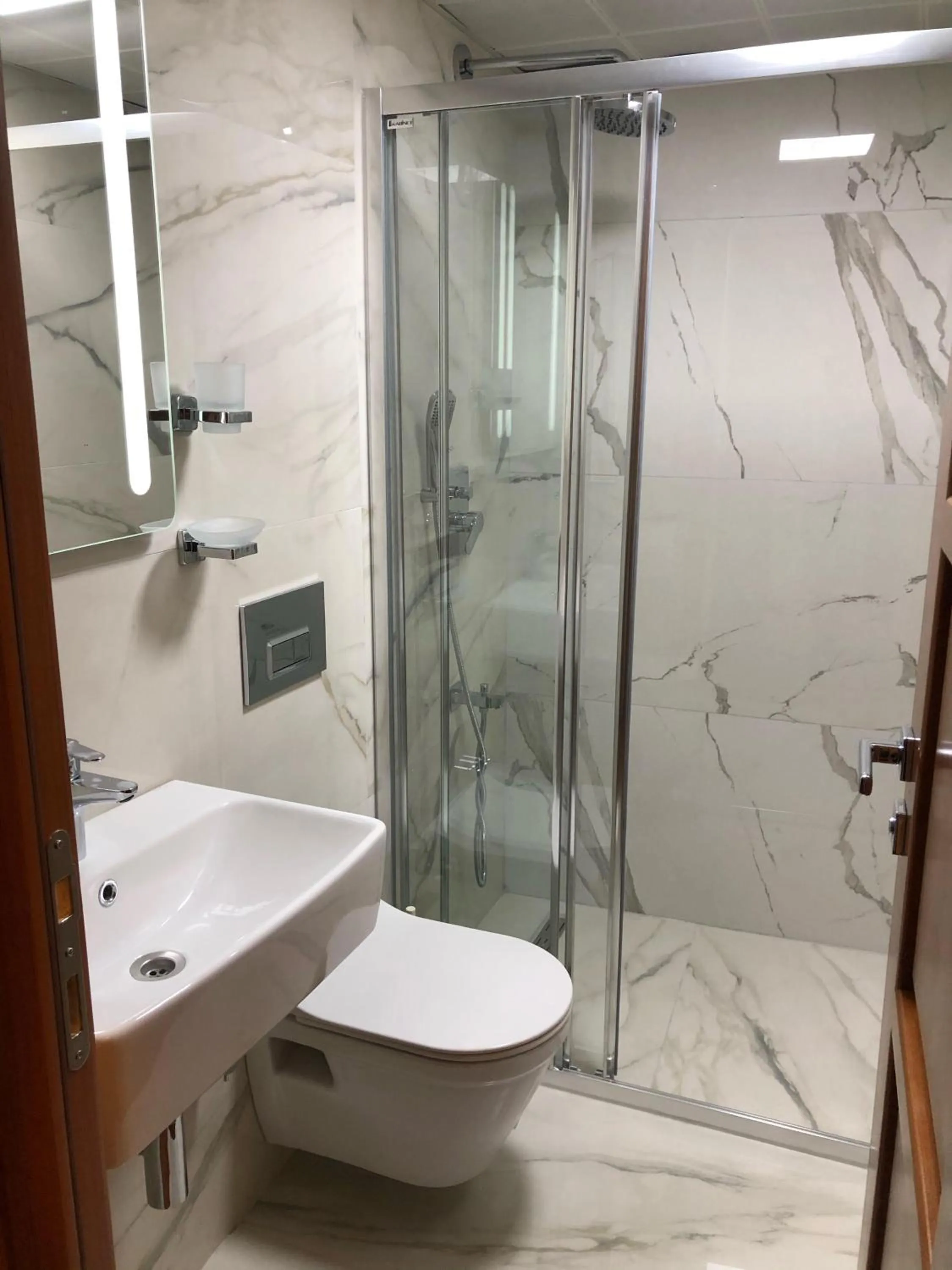 Shower in Pege Hotel