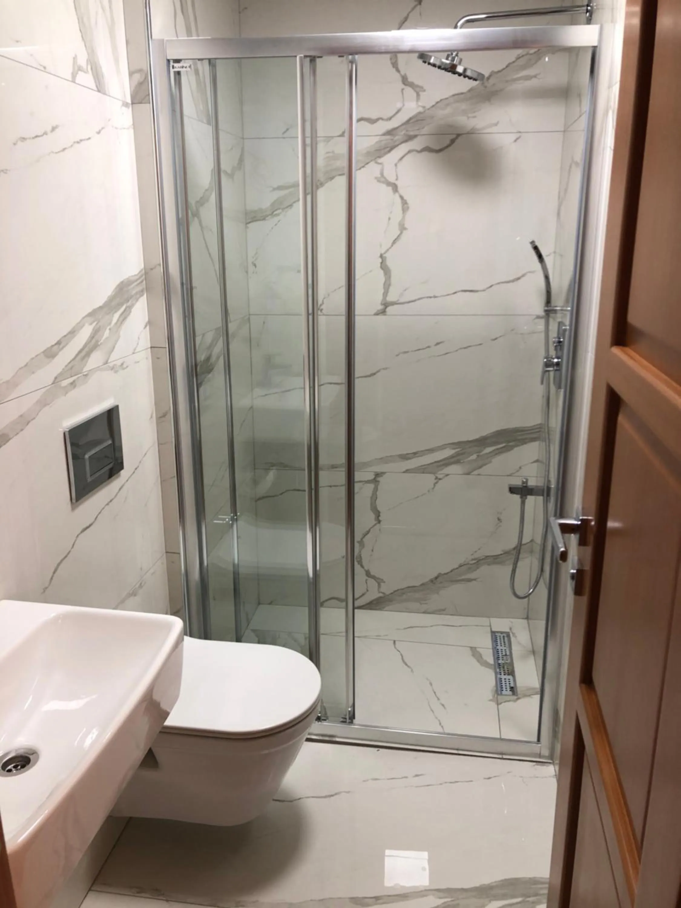 Toilet in Pege Hotel