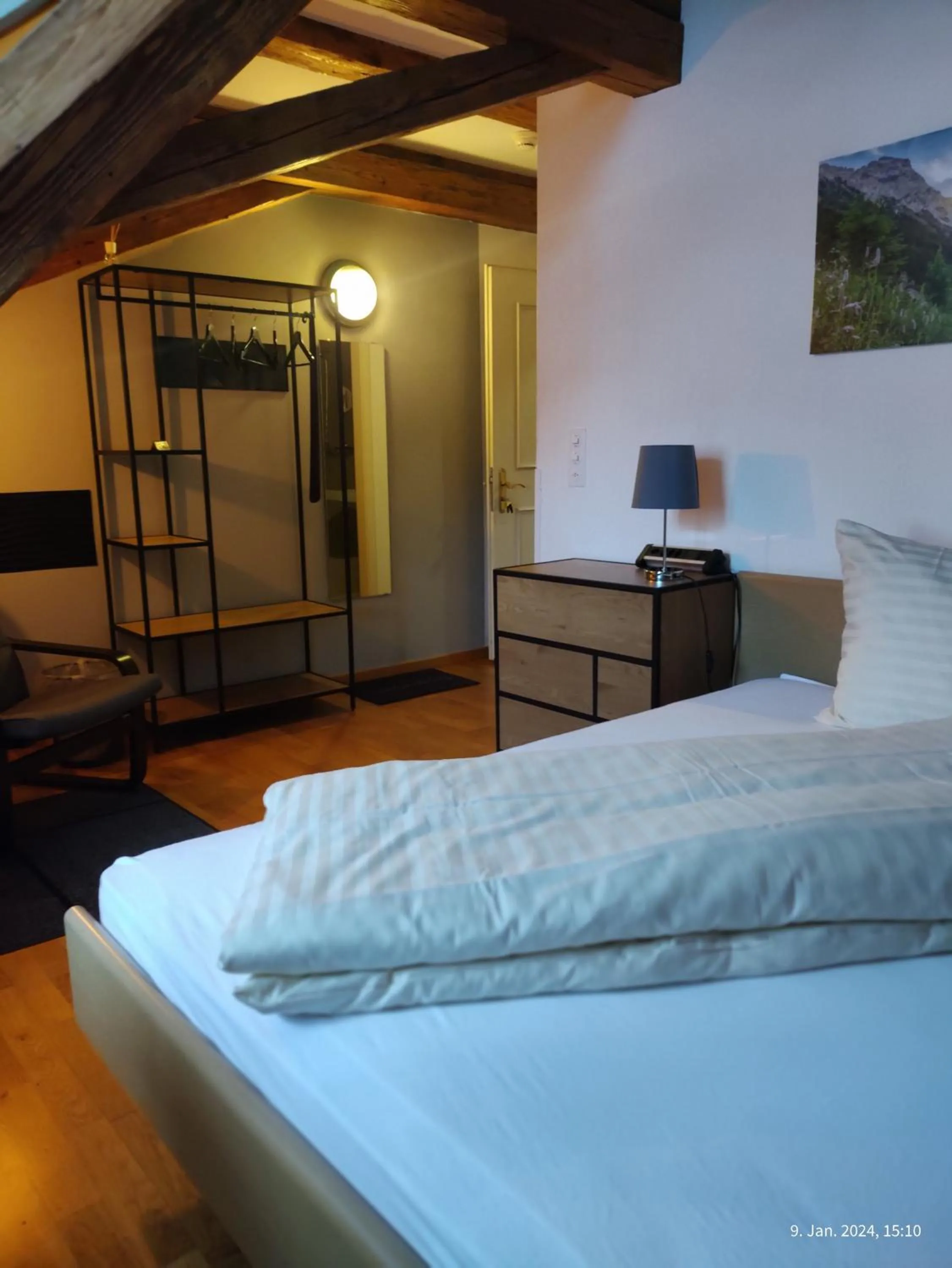 Bed in Gasthaus "Hotel Hirschen"