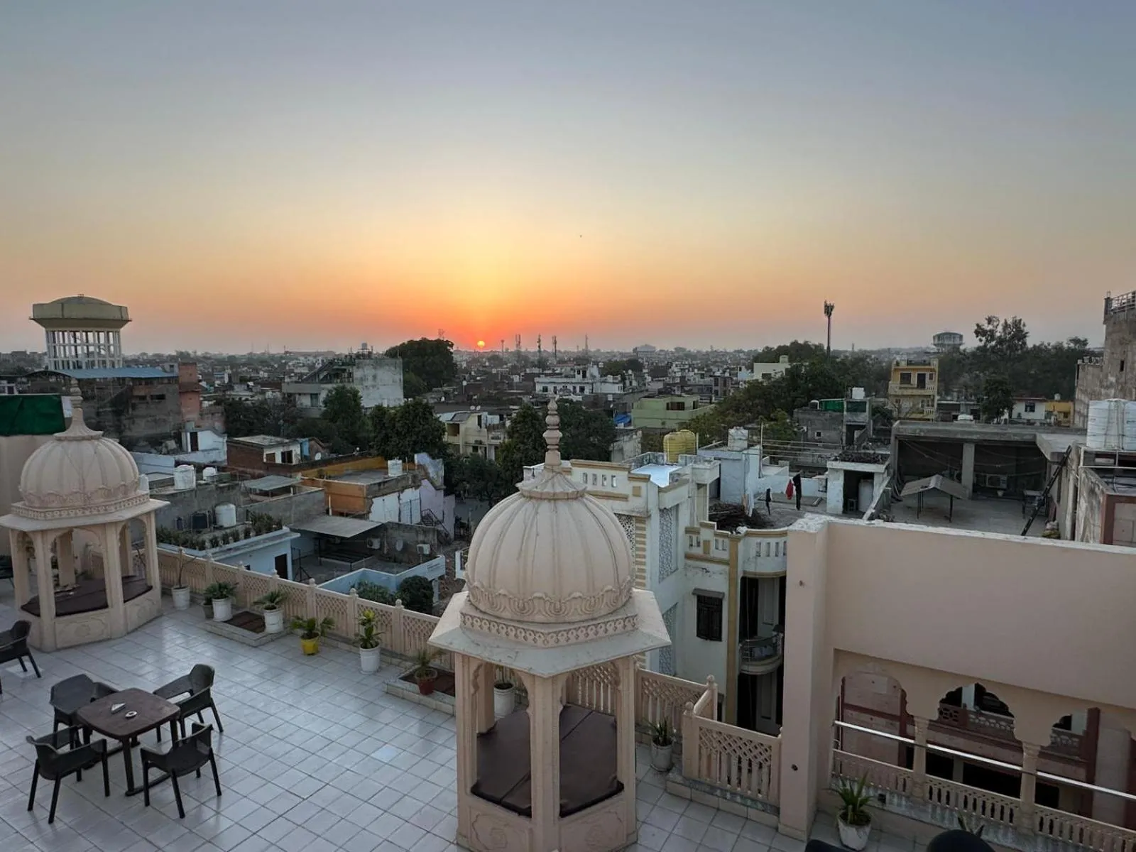 The Taj Vista Agra -walking distance to Taj Mahal