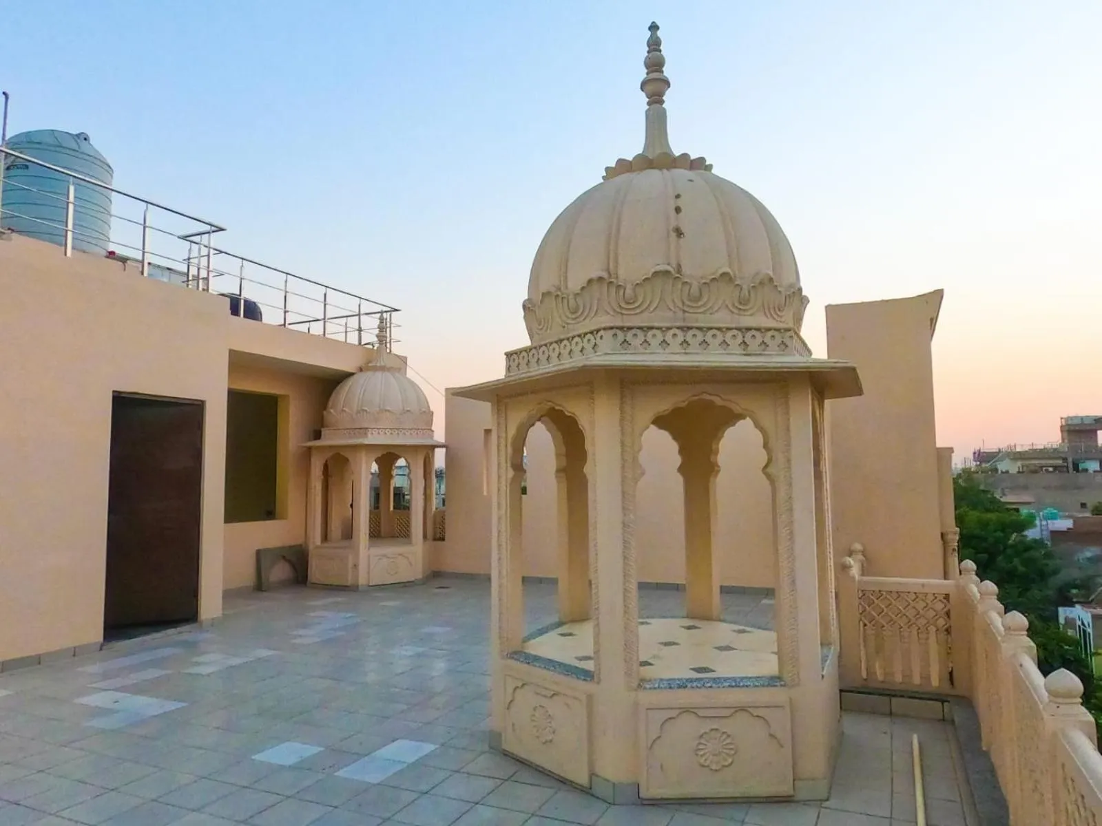 Day in The Taj Vista Agra -walking distance to Taj Mahal