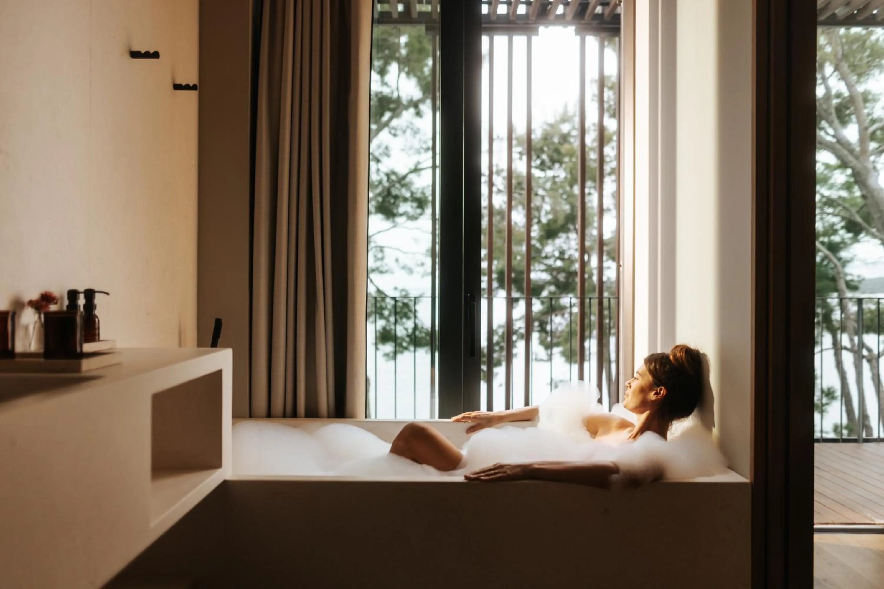 Bathroom, Bed in Maslina Resort