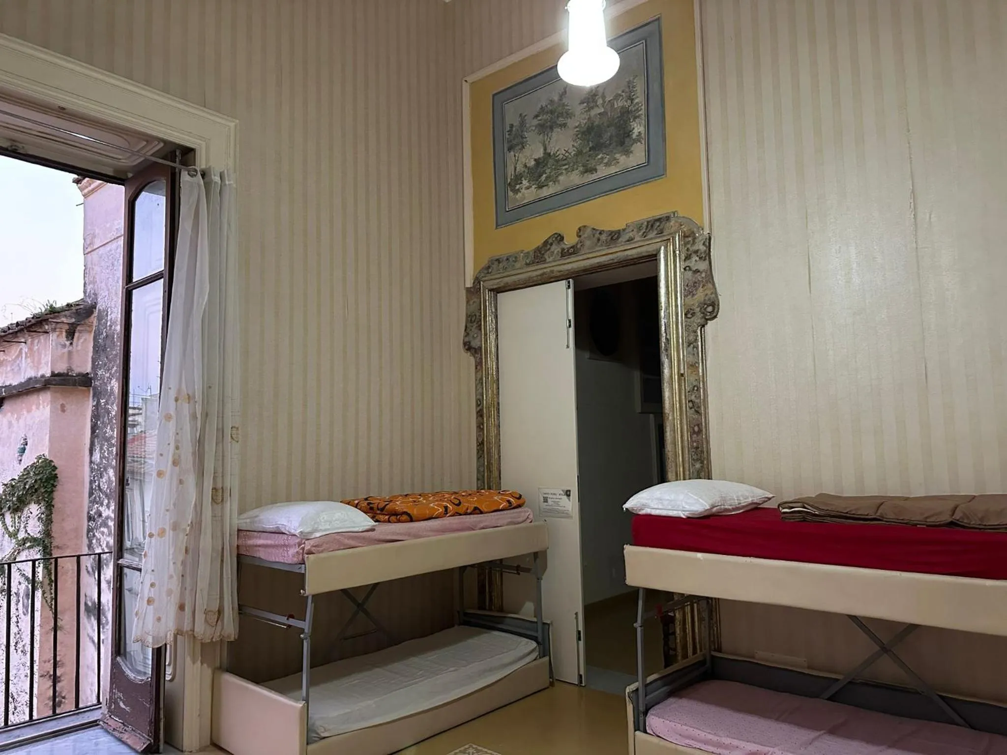 Bed in Salerno Experience Hostel