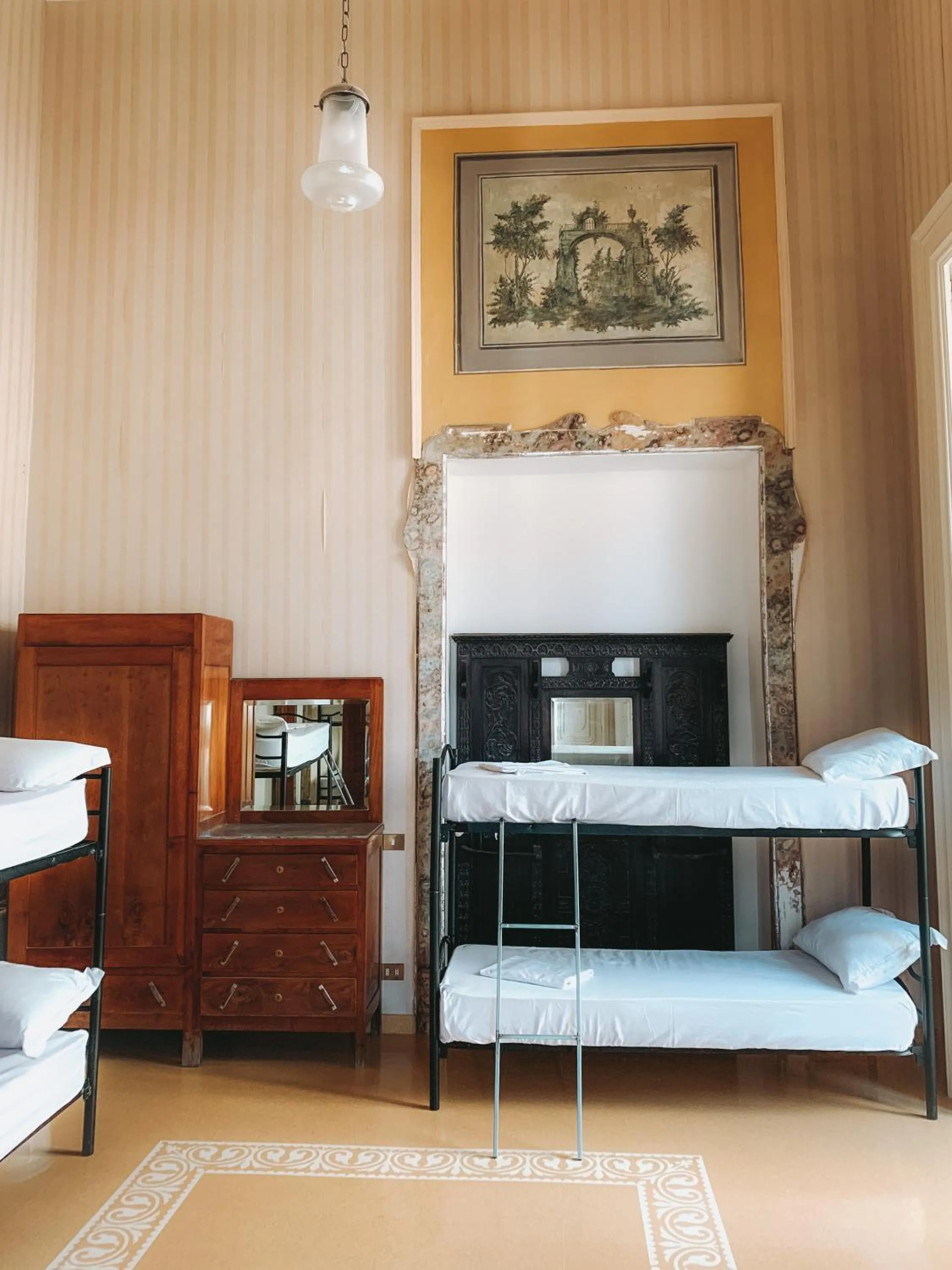 bunk bed in Salerno Experience Hostel