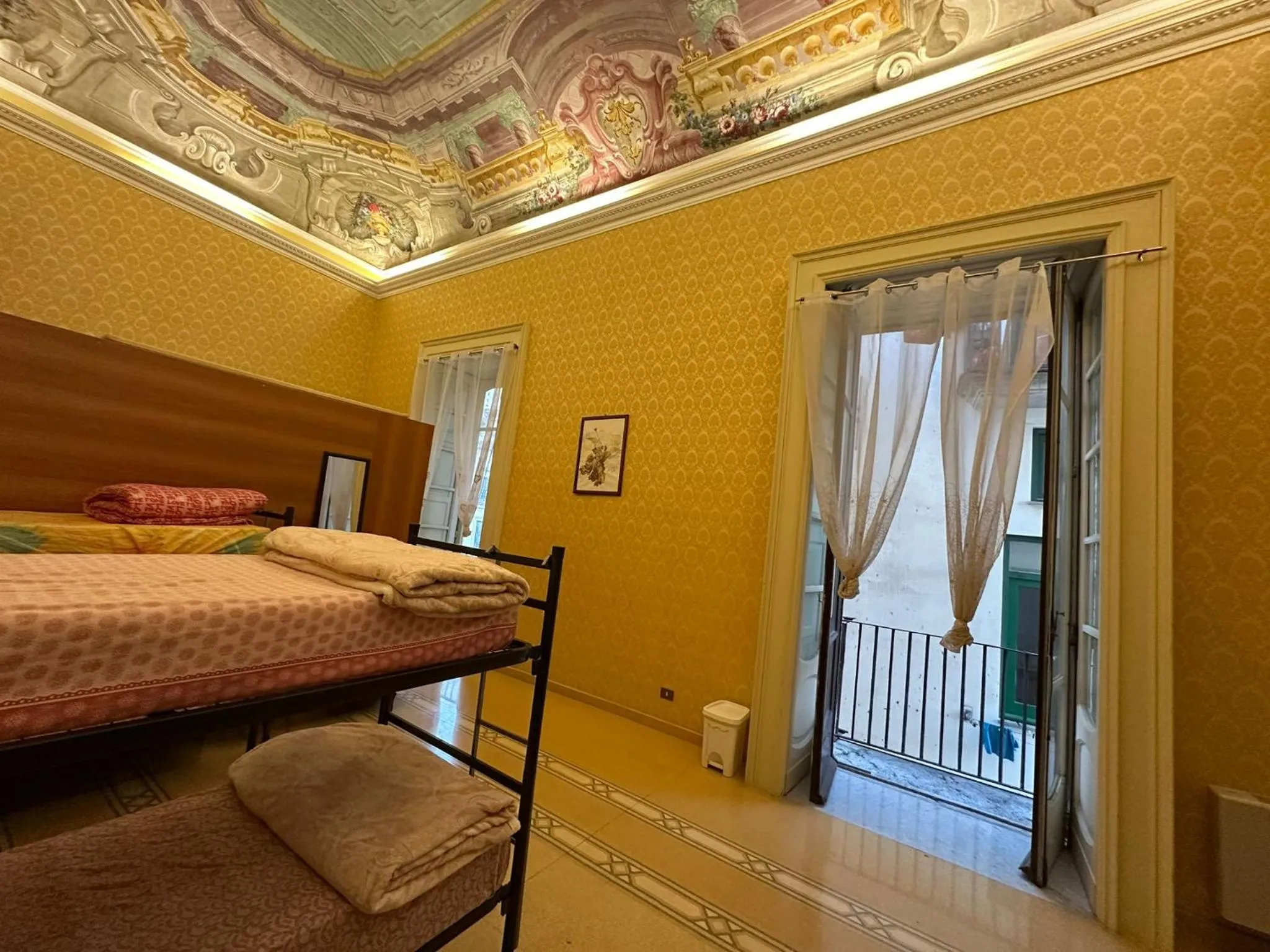 Bed in Salerno Experience Hostel