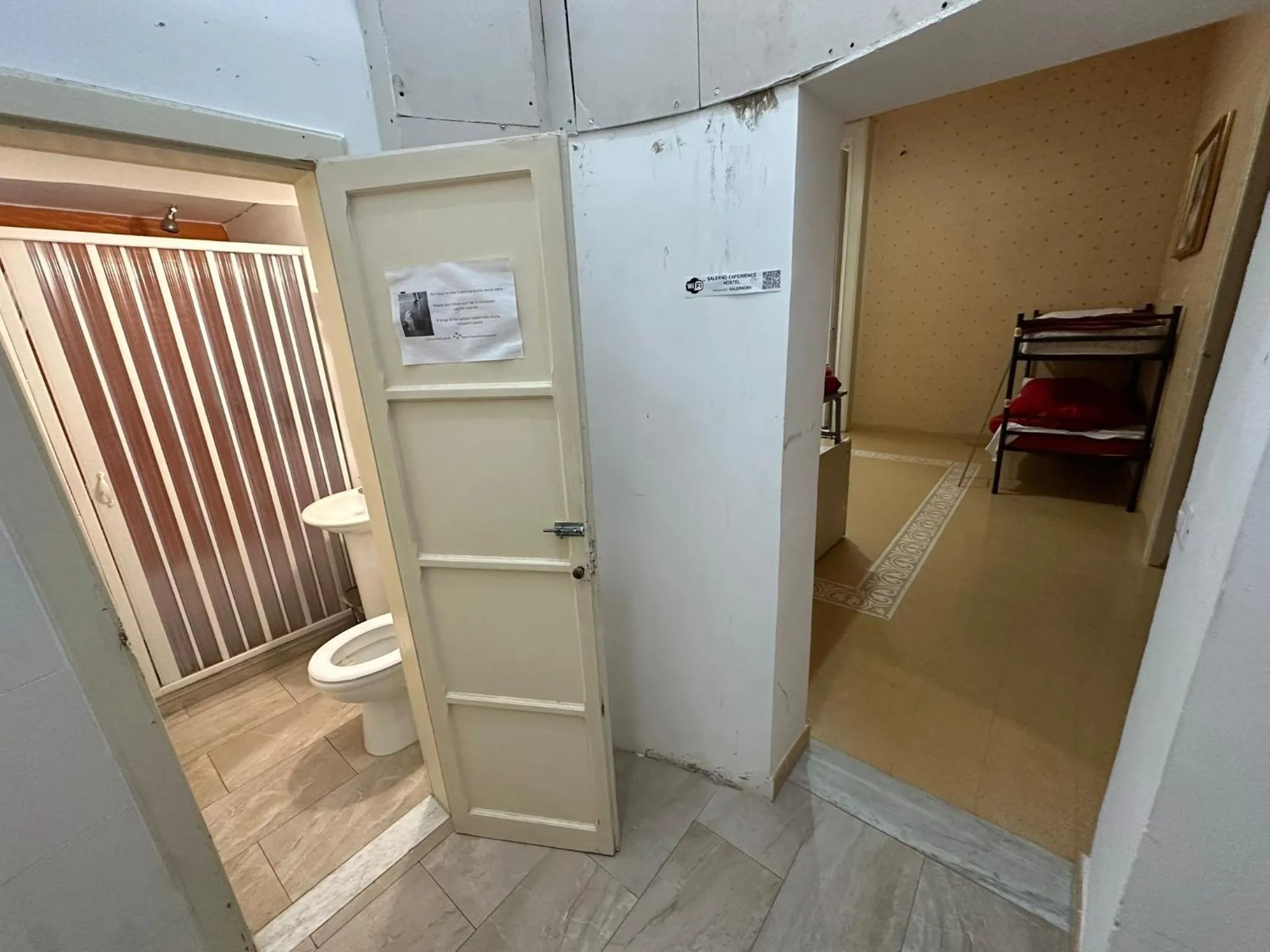 Bed in Salerno Experience Hostel