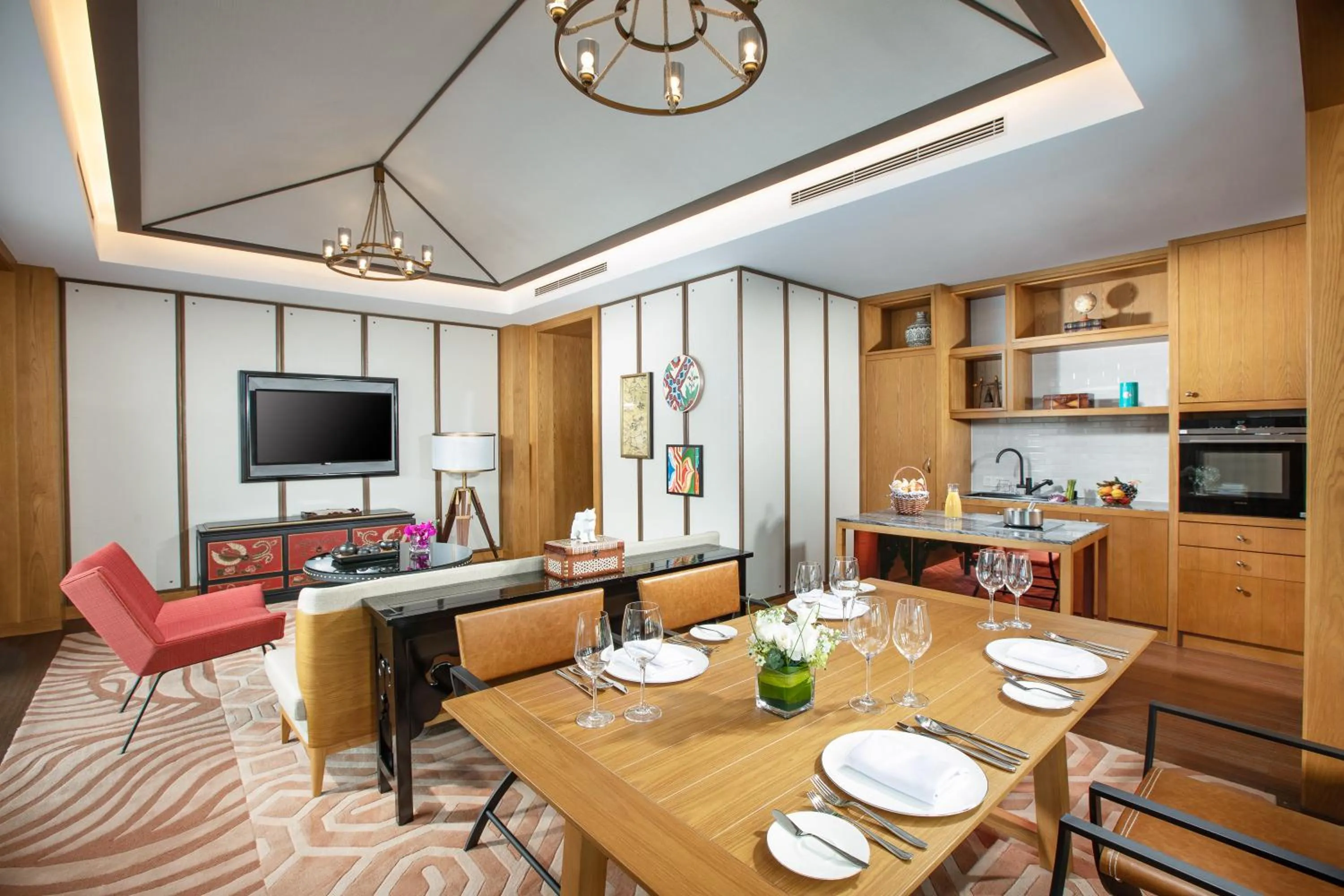 Dining area in Hotel Indigo Diqing Moonlight City by IHG