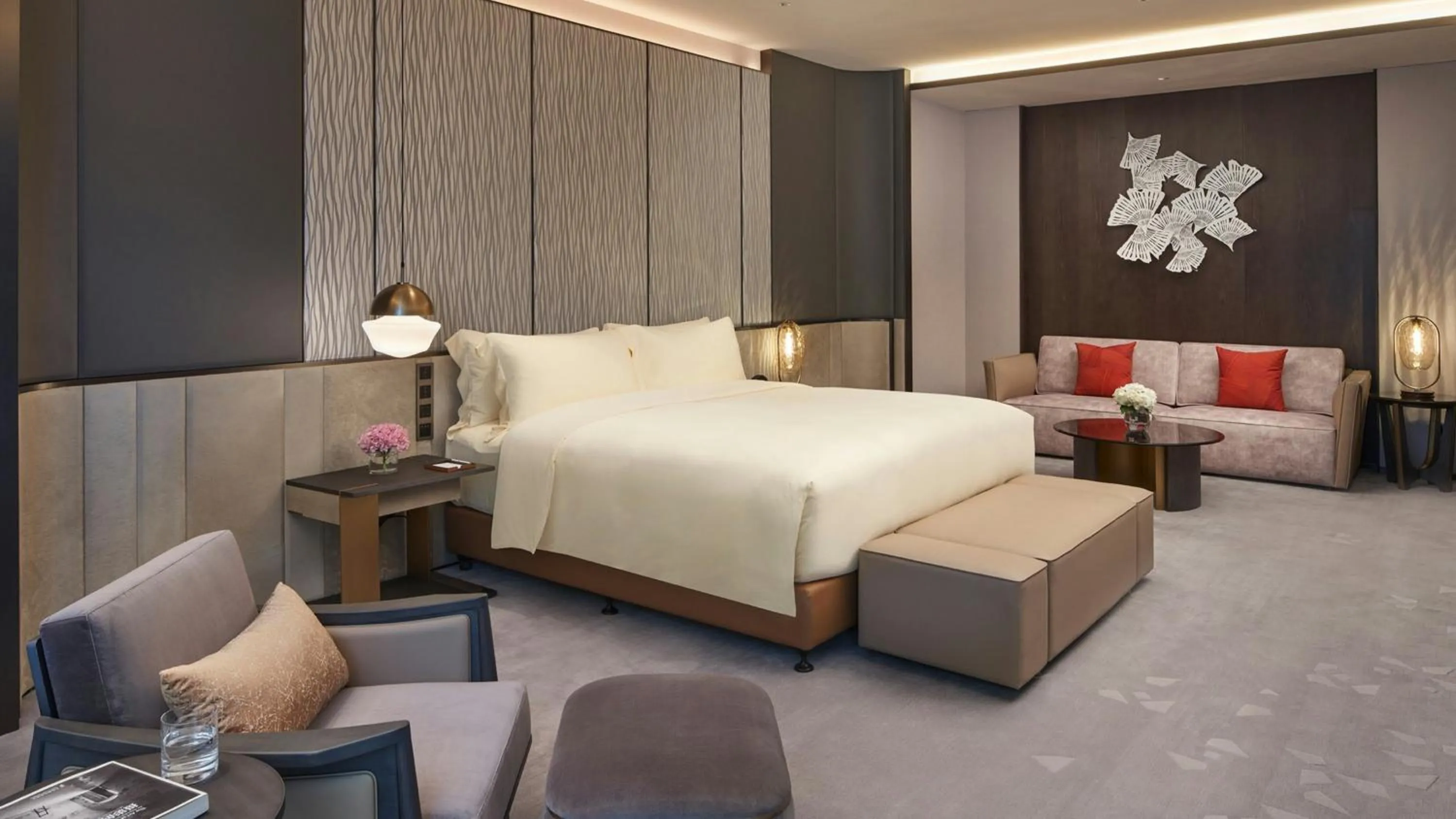 Photo of the whole room, Bed in InterContinental Foshan DongPing