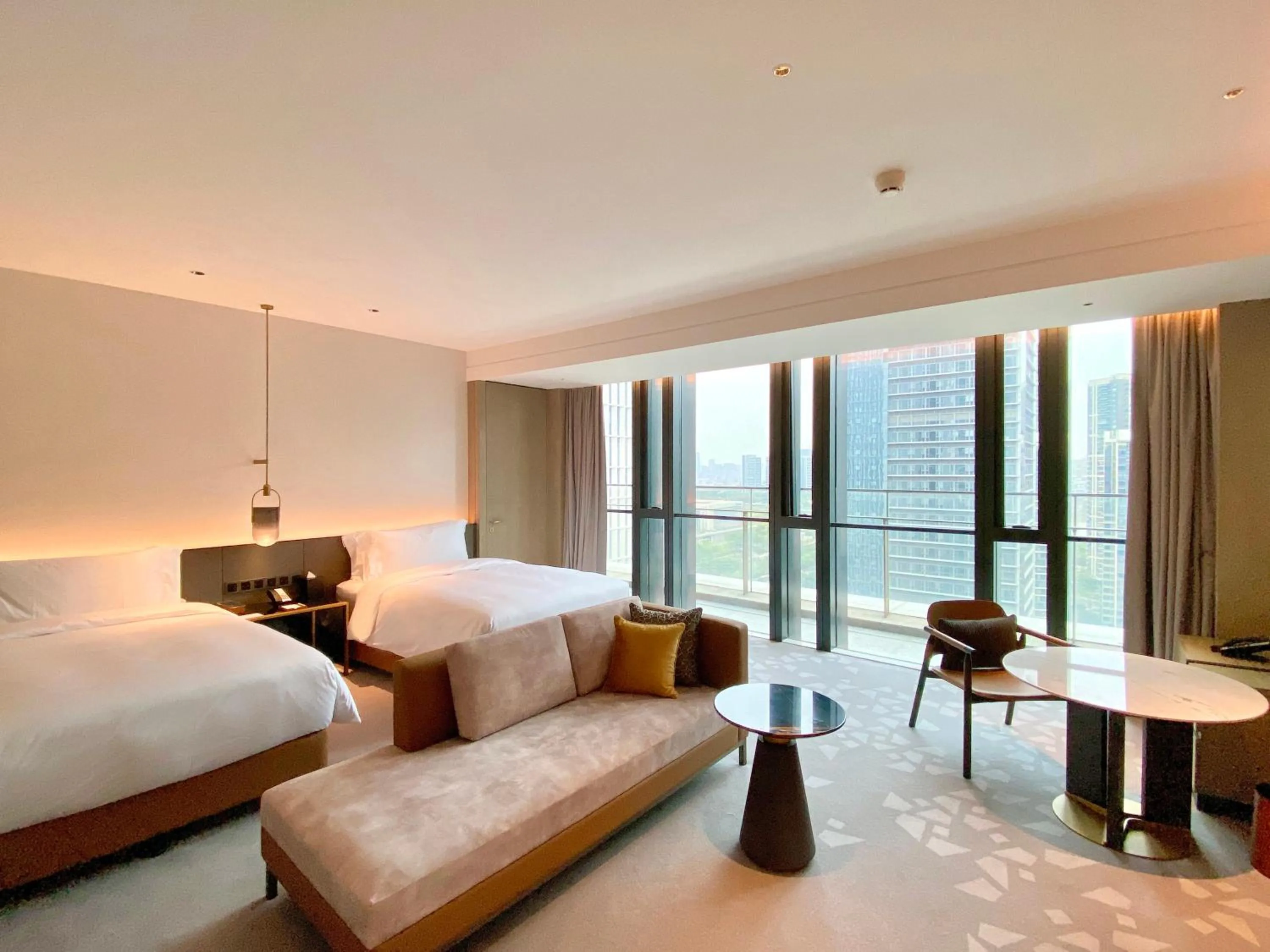 Photo of the whole room, Bed in InterContinental Foshan DongPing