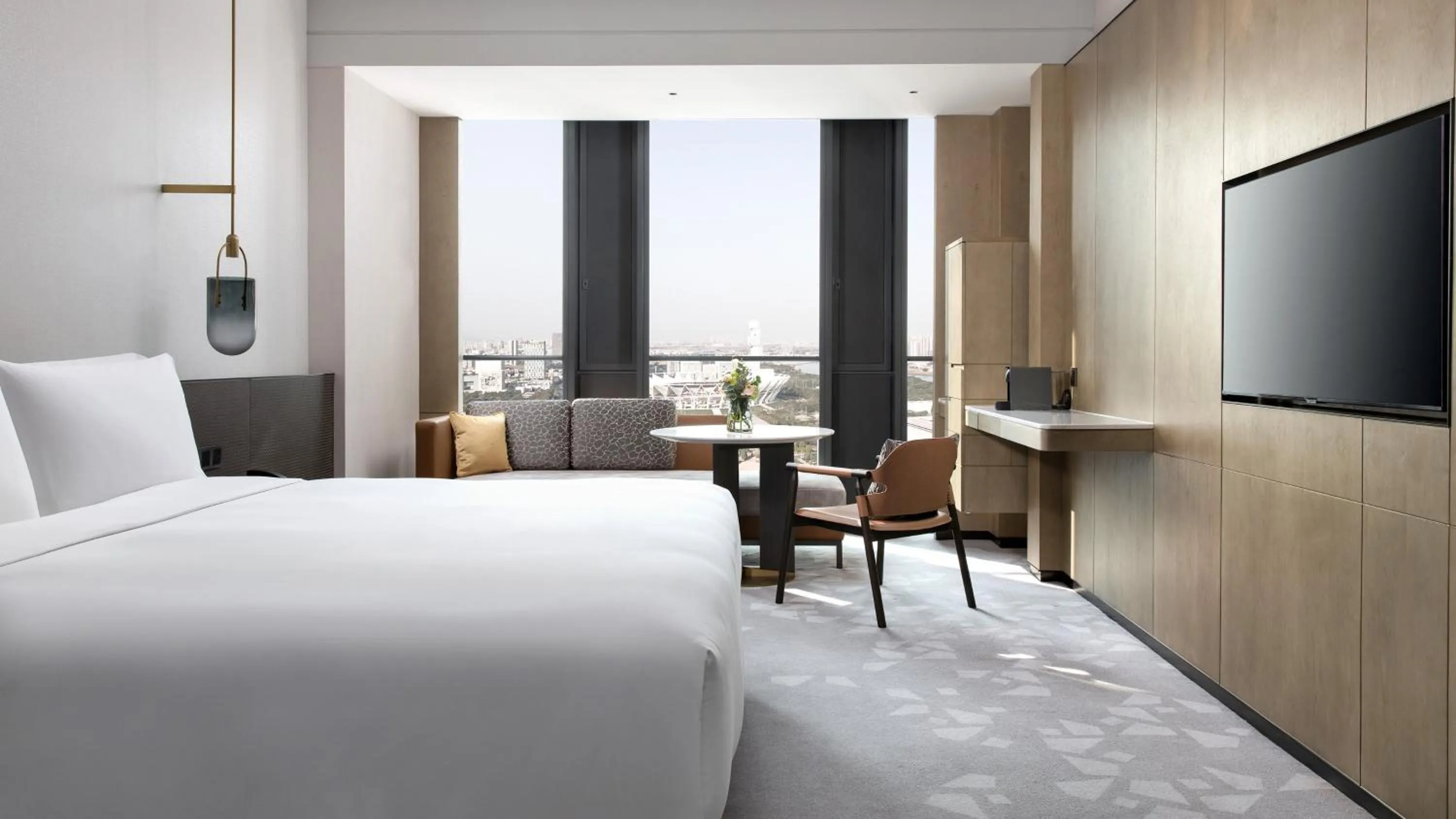 Photo of the whole room, Bed in InterContinental Foshan DongPing