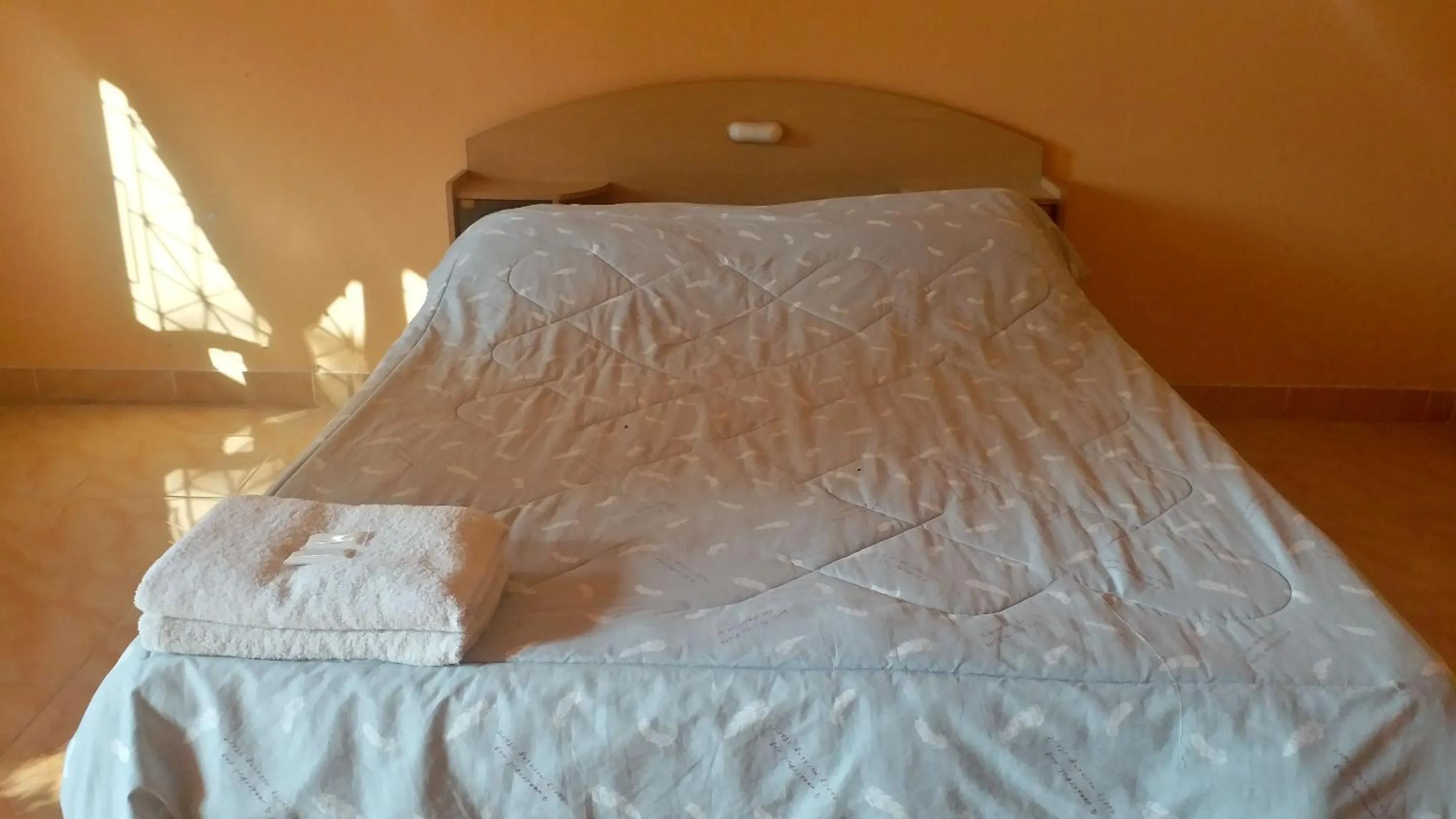 Photo of the whole room in The 99 Inn Hotel