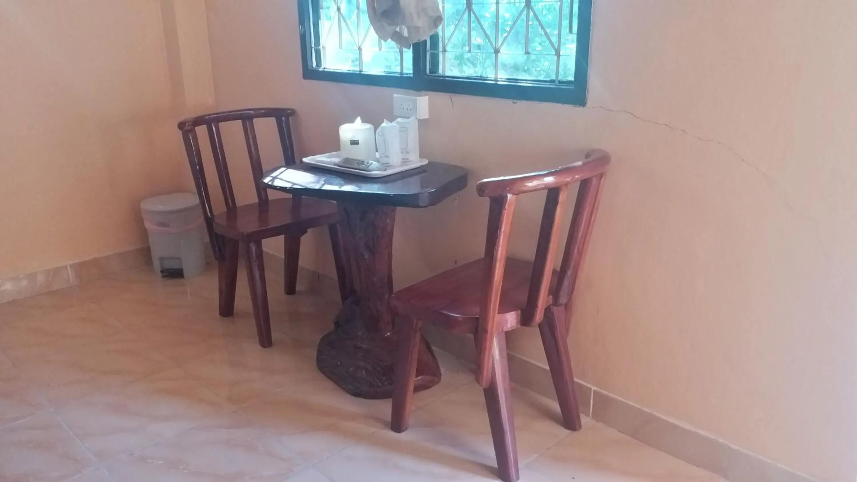 Photo of the whole room in The 99 Inn Hotel