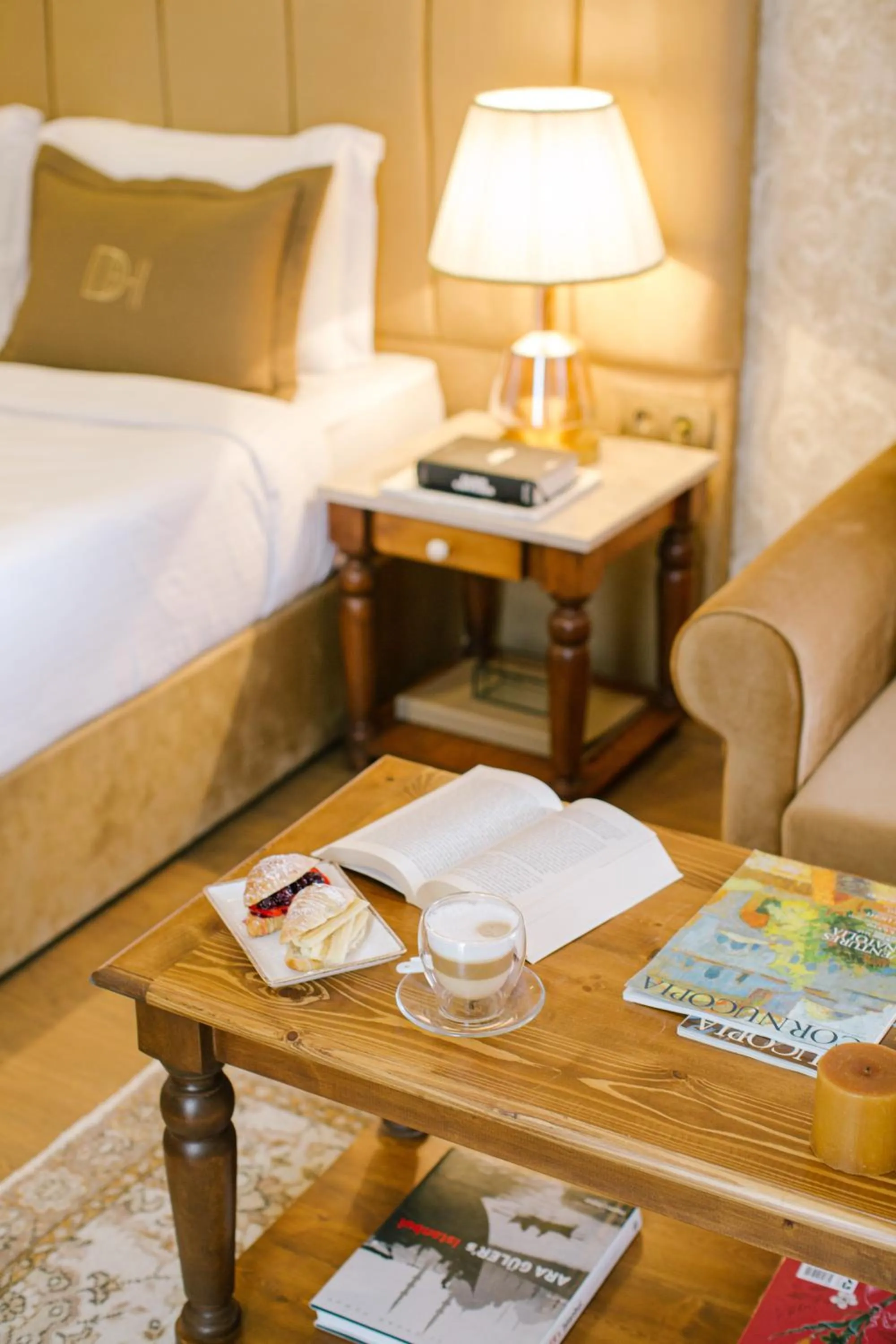 room service, Bed in Delita City Hotel