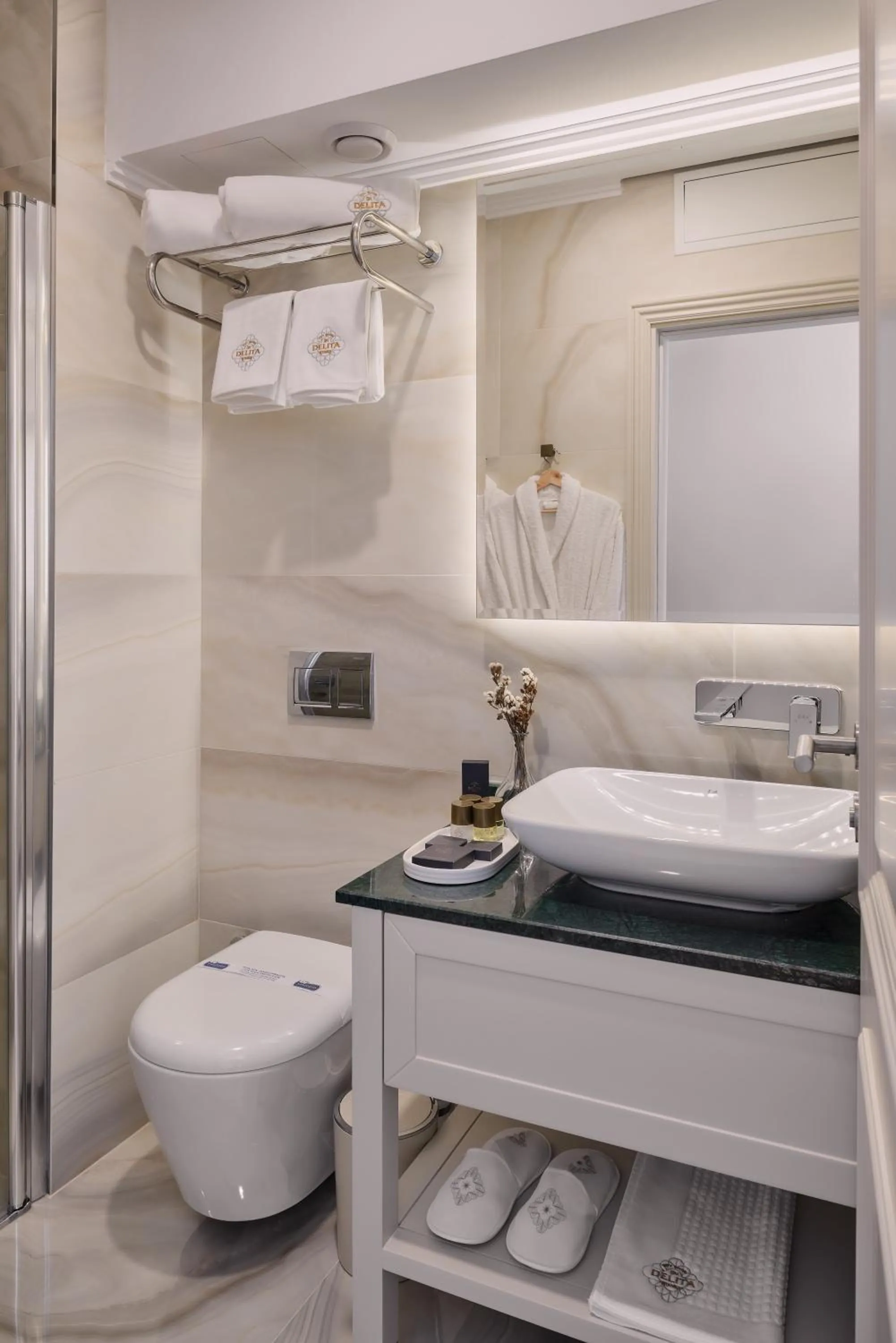 Bathroom in Delita City Hotel