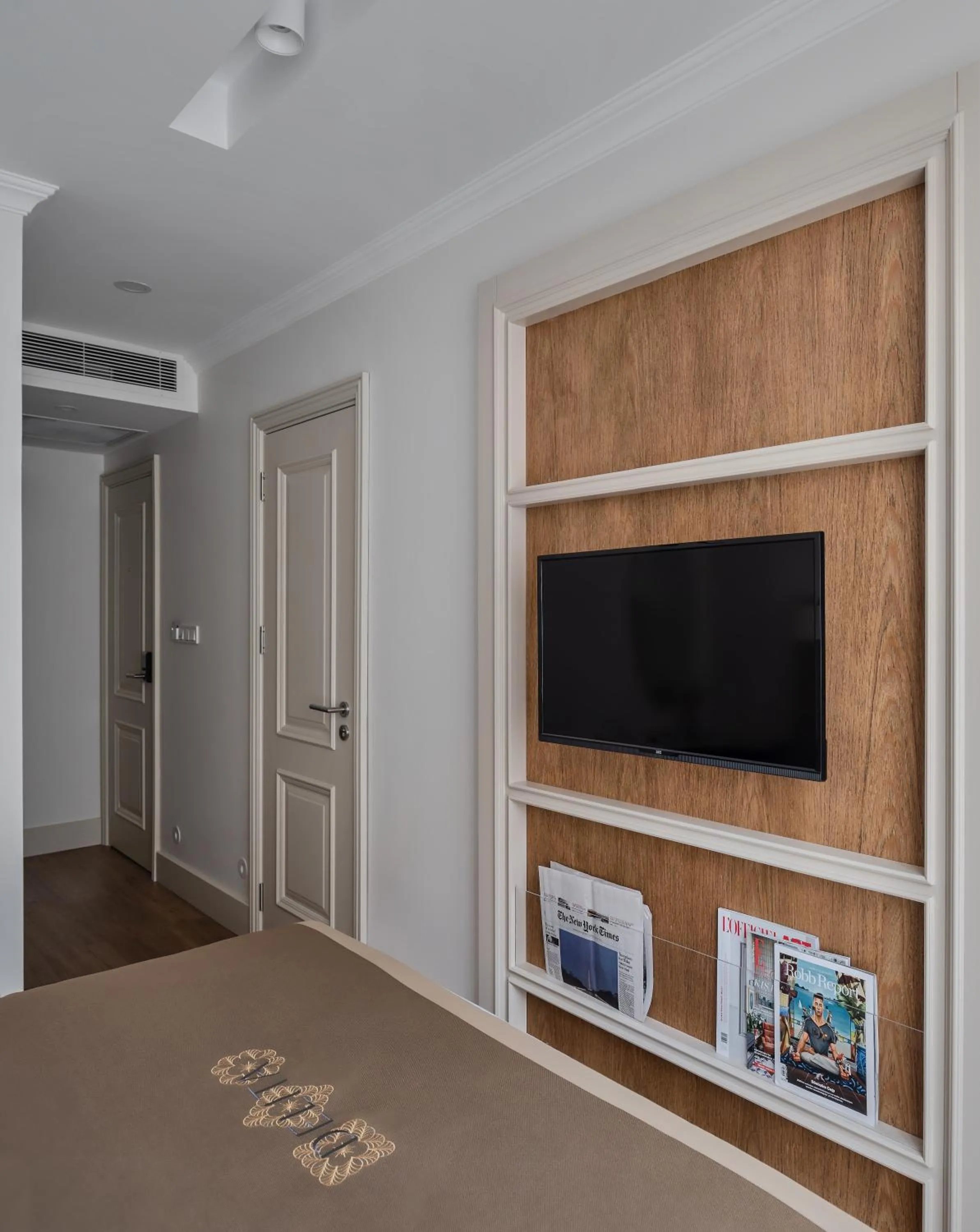 TV and multimedia, Bed in Delita City Hotel