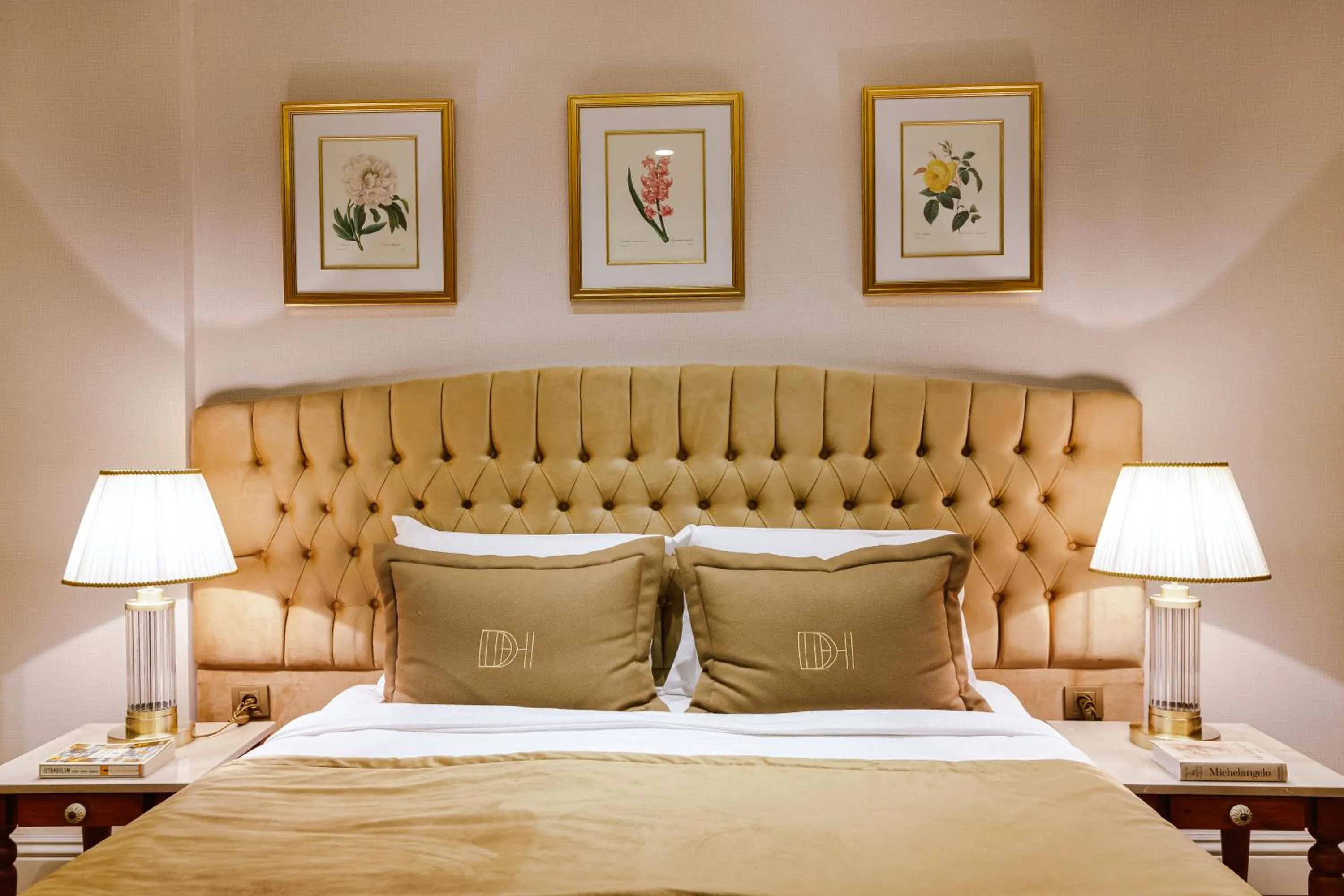 Bed in Delita City Hotel