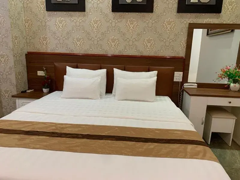 Superior Double or Twin Room with Pool View in Hotel Nhất Ly Superior Double or Twin Room with Pool View in Hotel Nhất Ly