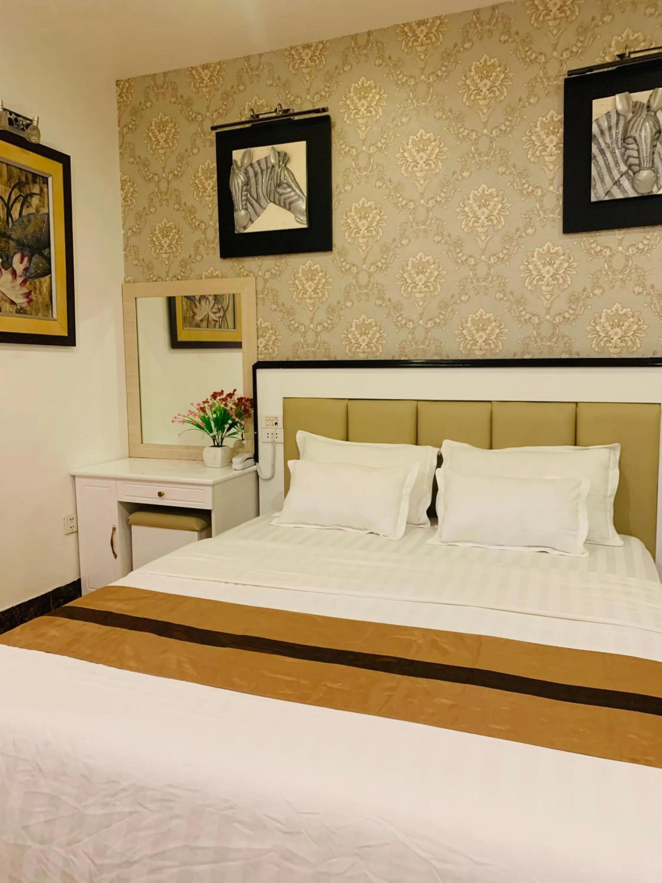 Bedroom, Bed in Hotel Nhất Ly